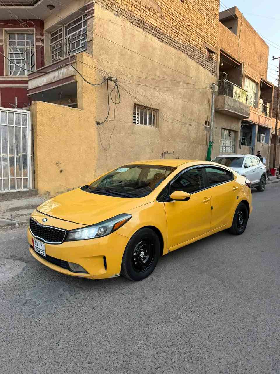 كيا فورتي للبيع موديل ٢٠١٧ وارد أمريكي محرك الفين دوش سيارة نظيفه وجاهزه محرك كير تبريد ثلج تخم تاير سيارة كل نقص مابيها حادثها جاملغ مبدل والبنيد مصلح نفسه رقم بغداد الجديد هيئه وغرامات مصفرة سعرها ٨٨ ورقه ومكان السيارة بغداد البلديات ***********

