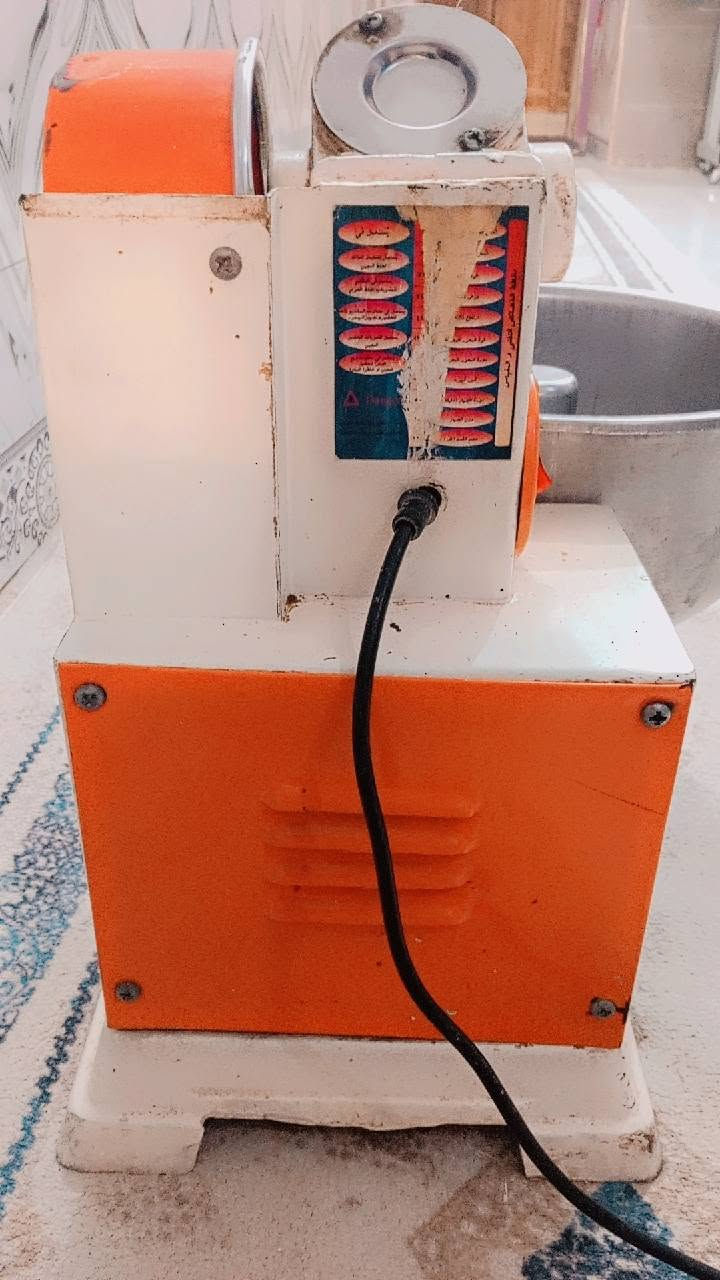 عجانه ايرانيه 5 كيلو شغاله ونضيفه للبيع سعرهه 100 بيهه مجال
***********
