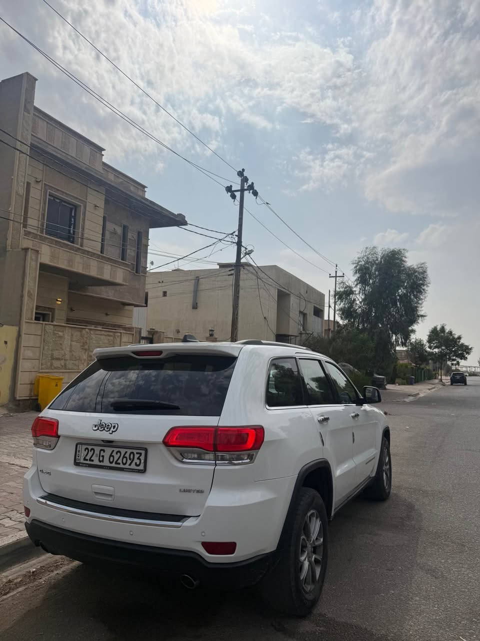 سلام عليكم للبيع او مراوس 
جيب  لاريدو 2014 لمتد 4x4 فول موصفات 1/1
 مكفوله كفاله عامه فقط مانين بارد كلش صغير متبين 
حجم المحرك : سلندر 3600  
ماوس وضعيات قياده الفور ويل 
* 
*غرفه السياره اسود سبورت 

💎 ســعــر ✅ ::  185 بيه مجال 

*اناره ترحيب 
*حساس مطر 
بصمه دخول ذكي
*صندوق كهربائي 
*شاشه كبيرة 
*كامره دواره 
*كشنات الاماميه كهربائي 
*خزن وضع المقاعد والستيرن 
*ويل حجم  18 بلادي 
هوك امامي خلفي
*شفتات ستيرن 
* حساسات خلفية وامامية 
*دبل كزوز 
* مرايا متحركه 
*مري شفط
*ستيرن كهربائي متحرك  
* كشنات تدفئة امامي وخلفي 
* كشنات امامي تبريد 
* ستيرن تدفئة   
* لد امامي ~لايت زينون بلادي   
*سيدي 
*دمام خلفي 
*ايكو 
*زراك لايت
*تبريد قطعتين 
* سستم صوت ٩ سماعات دمام خلفي 
* اشارات مرايا 
*كير طيارة 8 نمر 
* تحكمات ستيرن 
* تدفئة مرايا جانبيه 
رقم اربيل دولي بسمي
السياره جديده 
مكان السياره كركوك 

للاستفسار/ *********** واتساب موجود كركوك, العراق
