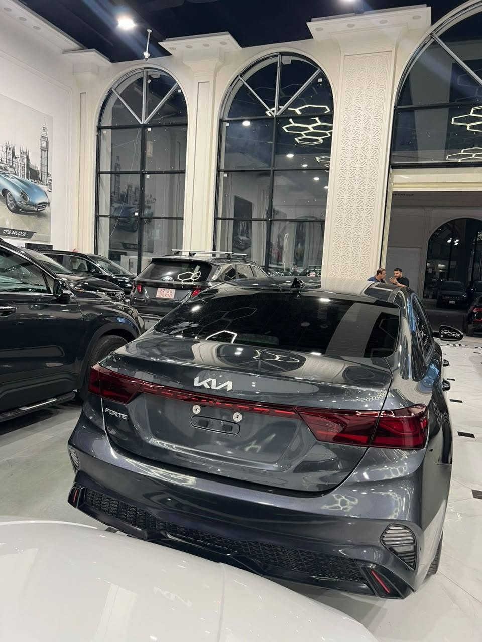 السلام عليكم 
للبيع كيا فورتي نفطى 2024 LX
محرك 20 دوش 
ماشي36 الف ميل 
سيارة بيها بس باب سبغ بدون دواخل  
سياره كل ارباكات شركة 
سياره بدون و كلير أمريكي شرط
سياره بدون شخوط و بقصات شرط 
سياره بدون رقم ترقيم شمالي فقط 
تكلفة رقم 11.5 ورقه ونص 
ملاحظة صوار حادث موجوده في المنشور 
اي استفسار عن سيارة خاص مفتوح 

السعر133 ومجال 
أخوكم شلال كوردى
***********واتساب 
*********** اتصال 
عنوان أربيل معارض السيارات أربيل, العراق
