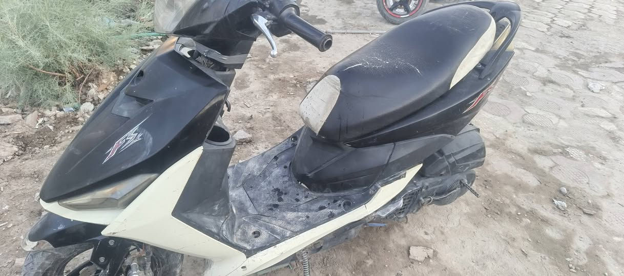 السلام عليكم دراحة  ماكس صيني لبيع او مراوس ب4كير  بل المسيب 
زوج تايرات جدد
لاتبخير ولاتنقيص
يرادله ترتيبات كفرات خارجيه 
صوت المكينه كلش ناعم وحلو
تشغيل يلف وهندر وشرط نكره
عداد سرعه +كيج بانزين شغال 
دراجه حلوه وعملية ومال واحد جناي 
السعر 225الاف وبيه مجال لشراي
العنوان شارع الاعمار  بل القرب من قاسم الخفاجي 
لتواصل الاتصال على ***********
