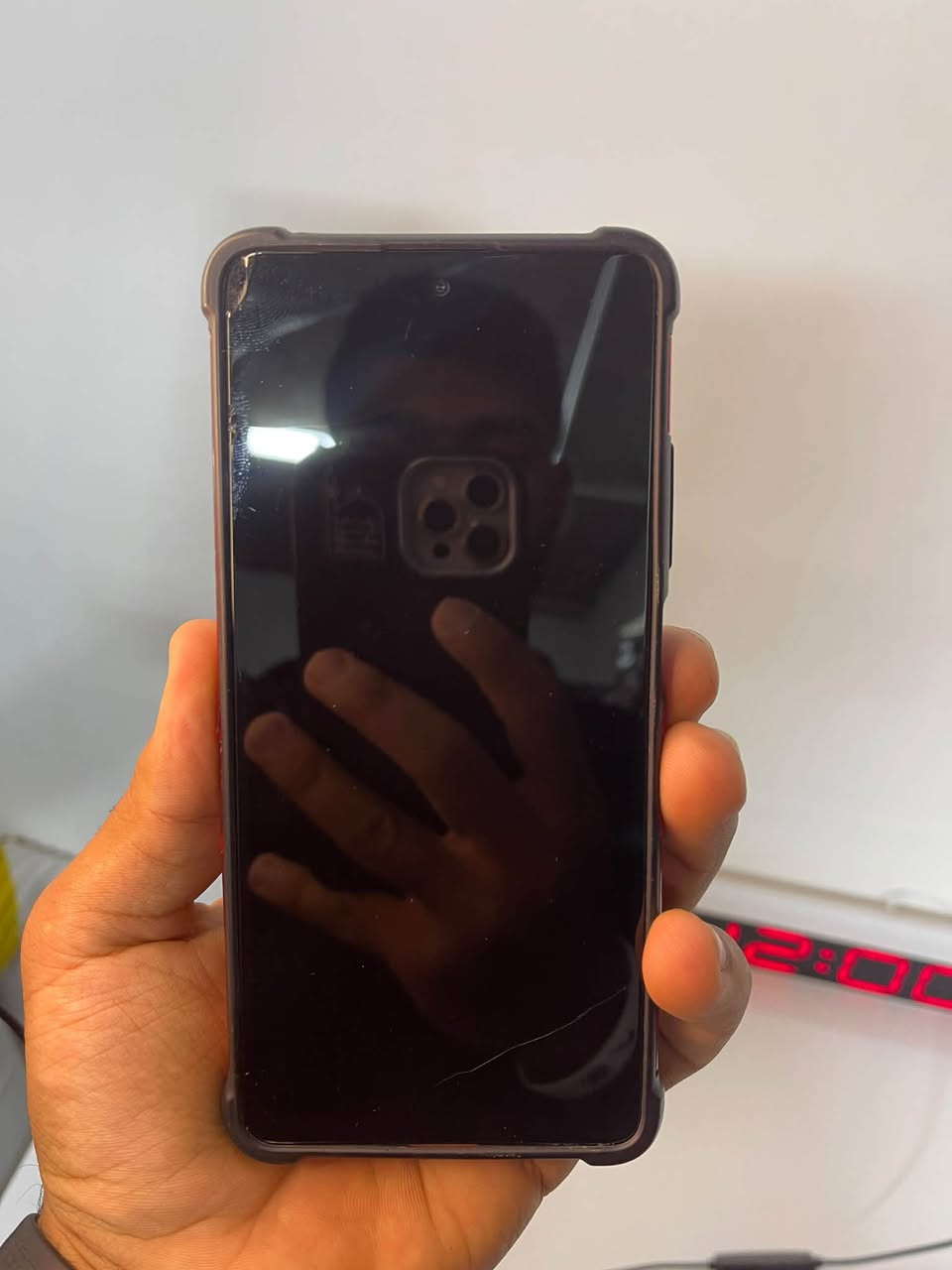 سلام عليكم للبيع POCO X5 Pro 5G وحش العاب سعر 250
في جميع العاب مواصفات الجهاز :

معالجه snapdragon 778G 5G

جهاز قوي يشغل 90 فريم ب بوبجي 

حجم البطاريه 5000 

ذاكرة الجهاز 256G وحجم الرام 8G 

الشاشه : 6.67 بوصة AMOLED

معدل تحديث الشاشه 120H

الكاميرا الخلفيه 108MP + 8MP واسعة + 2MP 

مبدل فقط الشاشه نوعيه كلش راقيه اخت الوكاله 

الجهاز ويا شاحنه وكفر وكارتونه وسماعه اير بود 

مكاني البصره كرمة علي 

***********
