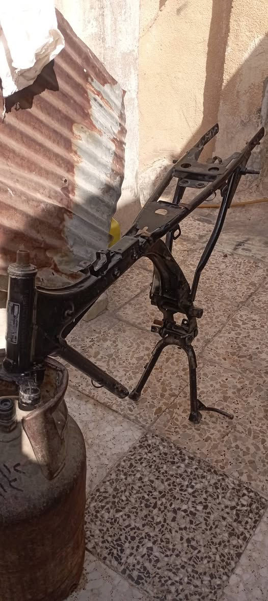 السلام عليكم شاصي للبيع كلك الشاصي بي بليته موديل عشرين رقم الشاصي واضح شاصي يخبل السعر50 وبي مجال  مكاني بغداد المشتل يتفضل خاص
