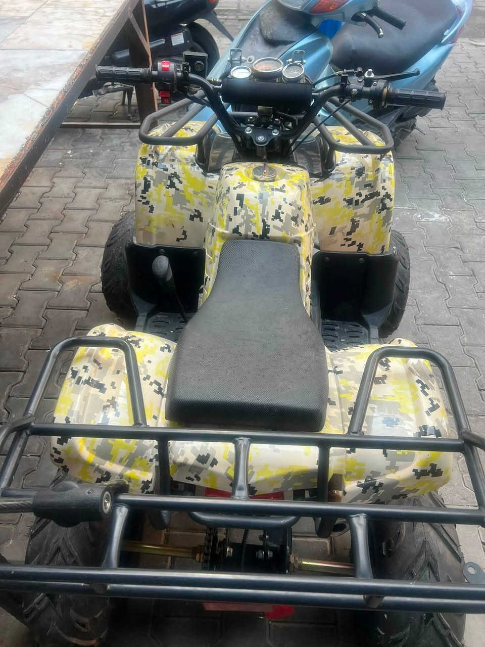 للبيع رباعيه دراجه جديده السعر 650 وبيها مجال عنوان بغداد الاعظميه شراي بتصل ***********
