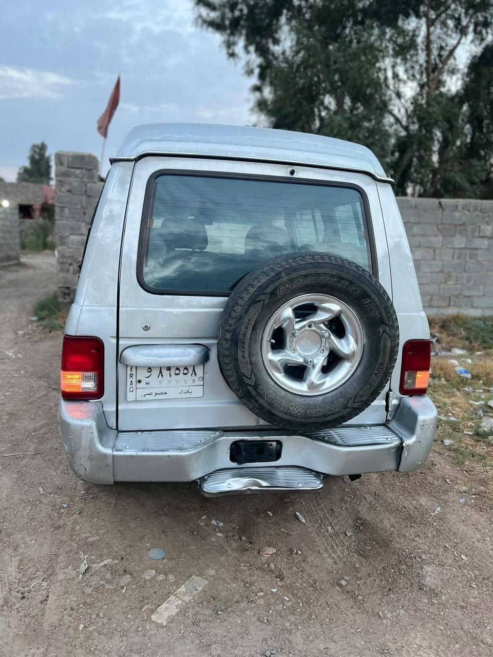 السلام عليكم
كالوبر للبيع موديل ٩٩ باسمي تحويل ثاني يوم
سياره جاهزه ما عدا خيط تبخير بالمحرك خفيف 
كهربائيات شغاله وتبريد ثلج تخم تاير نضيف باتري جديد سياره جاهزه+ ٧ راكب
سياره مال جناي السعر ٦٠ ورقه وبيها مجال للطيبين
للتواصل على الرقم التالي
*********** تصال فقط مكاني بغداد الحسينية مال راشديه مقابل مستشفى حماد
