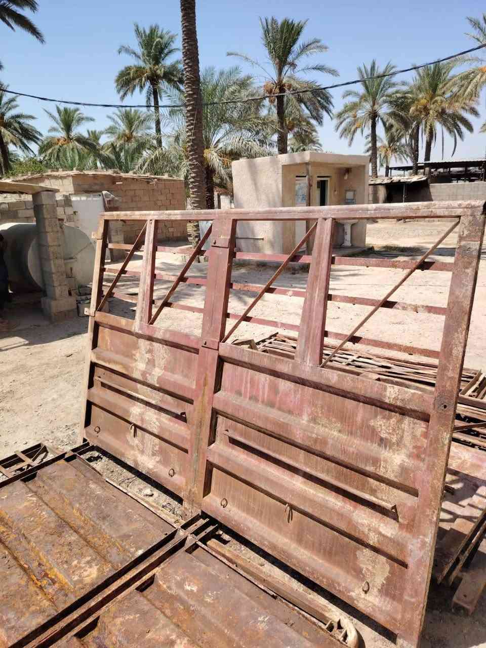 للبيع صفاح عربانة كاملات معه باب وشبجه للاستفسار  ***********
