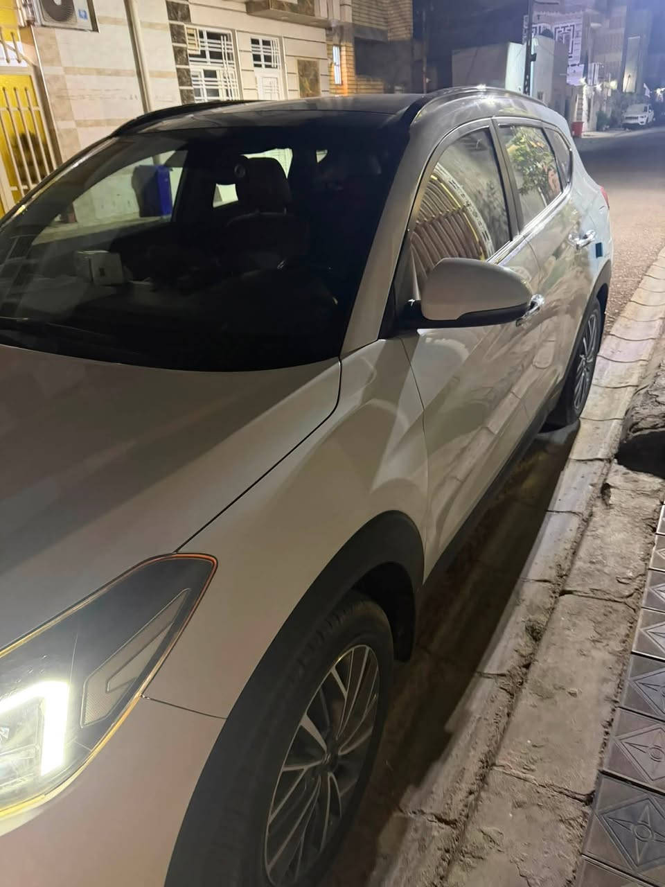 ￼سياره توسان 2019 خليج رقم بغداد سياره جديده بيه بارد بلبنيد  او باب خلفي شخط  ماشيه  125 سياره فول كاصد بصمه  موجوده نجف حي جامعه رقم *********** سعر 185
