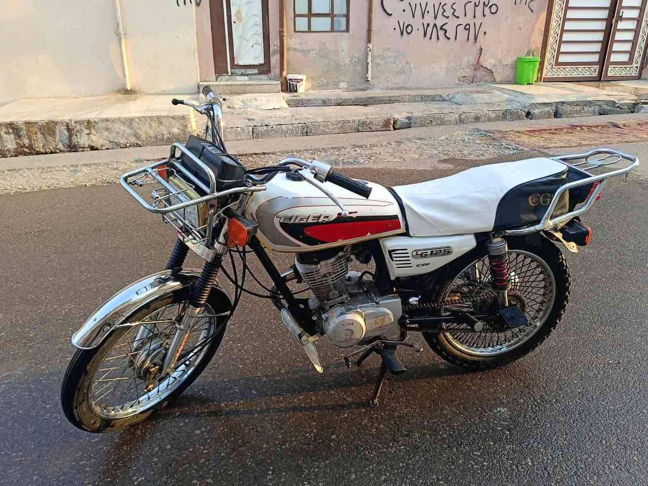السلام عليكم ماطور تايگر للبيع والماطور كامل وكلشي بي شغال والماطور في حالة جيدة وكلو كدام العين والسعر 430 
لتواصل متواجد على الصفحة وعلى الارقام الموجودة 
***********
***********
