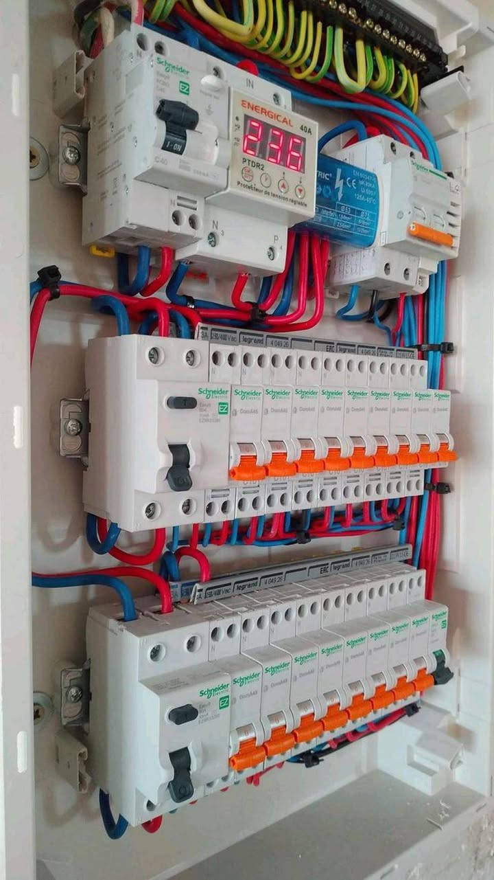⚡ أمير الكهربائي ⚡
🔌 جميع أعمال الكهرباء المنزلية والبنائية باحترافية وإتقان
✅ تأسيس كهرباء للبيوت والمباني
✅ صيانة وتصليح الأعطال الكهربائية
✅ تبديل وتنظيم الأسلاك والقواطع
✅ تركيب الإنارة والسبوتات والثريات
✅ تأسيس وتركيب لوحات الكهرباء
✅ معالجة التماس والأعطال الكهربائية
✅ أعمال كهربائية جديدة وترميم القديم
💯 شغل نظيف — دقة بالمواعيد — أسعار مناسبة
📍 مناطق العمل:
غماس | النجف | كربلاء
📞 للحجز والاستفسار:
***********
⚡ أمير الكهربائي — كهرباء بيتك بأيدٍ أمينة ⚡
