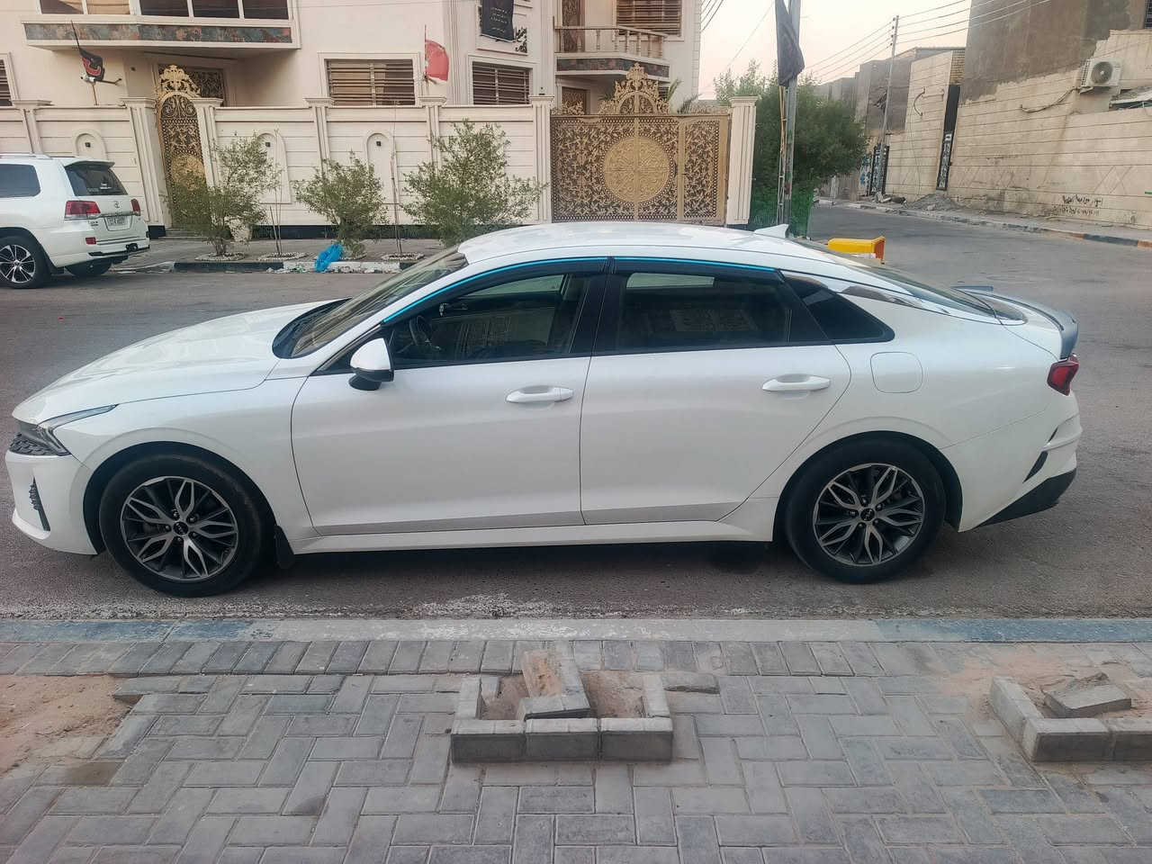 للبيع K5 مديل 2022
اللون : أبيض
وارد : خليجي
محرك:  2000-DOHC
ماشيه:  57 الف كم
تحكم ستيرن كفاله عامه 
السنويه 2029/7/1 رقم اربيل
السياره نظيفه وجاهزه 
السعر : 180 ورقه
المكان : البصره ام قصر
رقم الهاتف:  ***********
