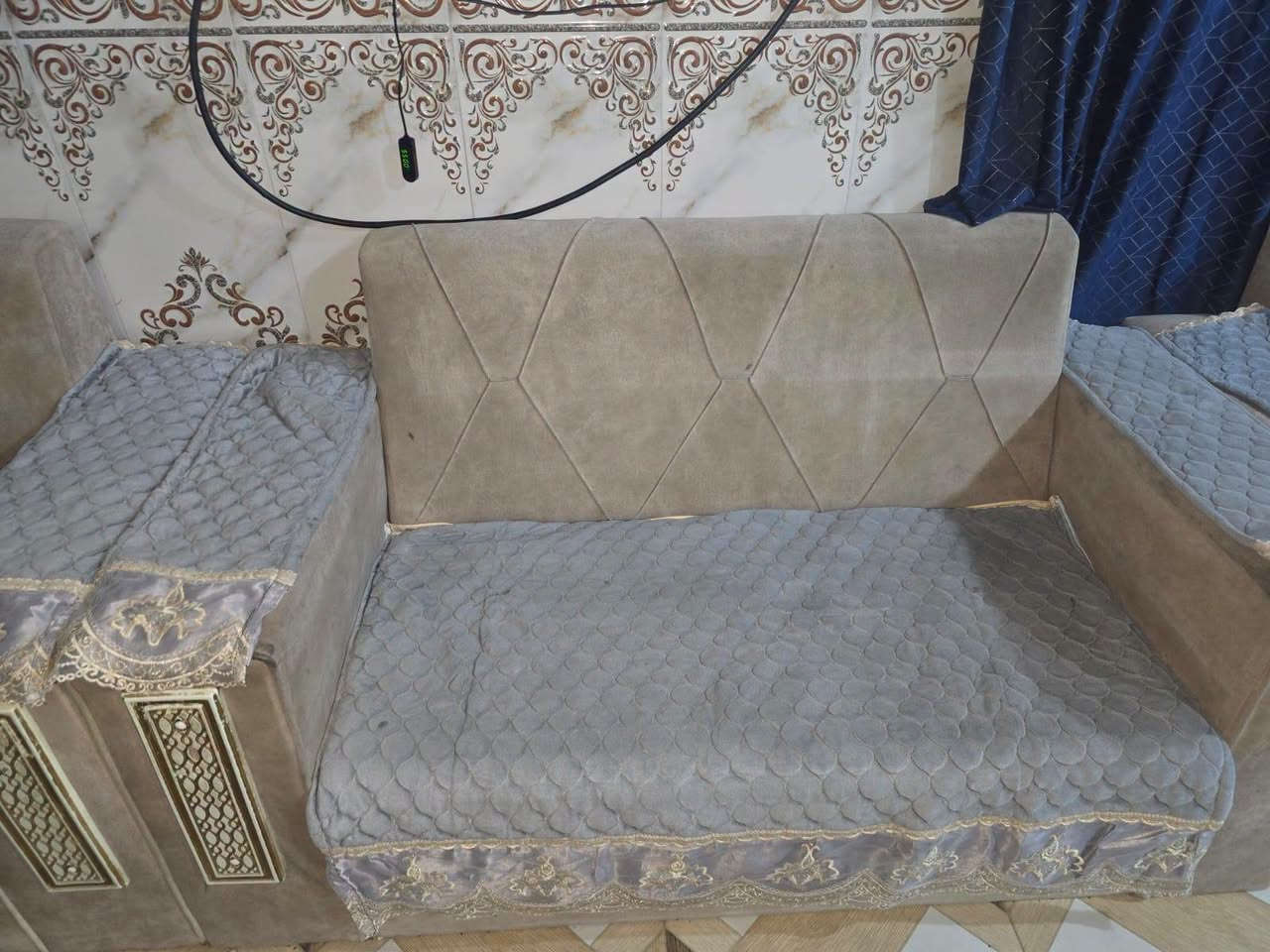 تخم للبيع خمس قطع ١١ مقعد مكان الإسكان الصناعي سعر ١٥٠ بيه مجال قليل للشراي يجي خاص
