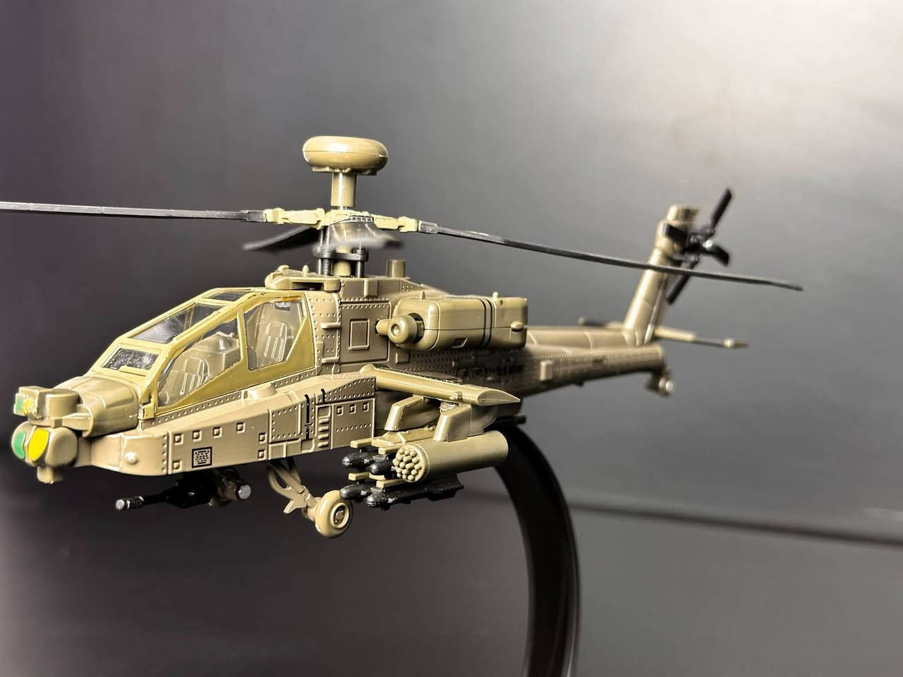 مجسم الطائرة الهجومية AH-64 Apache 🚁
حديد بالكامل 🔩
تفاصيل دقيقة وواقعية جداً
مناسب لهواة المجسمات والديكورات العسكرية.

💰 السعر: 29,000 دينار
🚚 التوصيل متوفر لجميع المحافظات

للطلب راسل الصفحة أو على الواتساب.
***********
