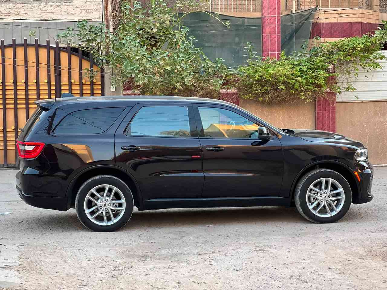 سلام عليكم
للبيع دورنكو موديل 2025 GT
السياره شهداء بابل ب اسمي 
محرك 3600
مواصفات السيارة 
تدفئه كشنات + ستيرن 
رادار خلفي + حساس 
نقطة عمياء ورادار جانبي 
شاشة كبيرة وباقي مواصفات ل GT المعروفه 
السيارة ماشيه 12 الف 
حادثها بنيد مبدل وجاملغات اماميه فقط صبغ 
عنوان بابل المركز 
ملاحضة السيارة مناقصها اي شي وبالحقيقه احلى من الصور واني مستوردها ومصلحها ع ايدي 
السعر : 265 وبيها مجال للشراي 
 
***********
