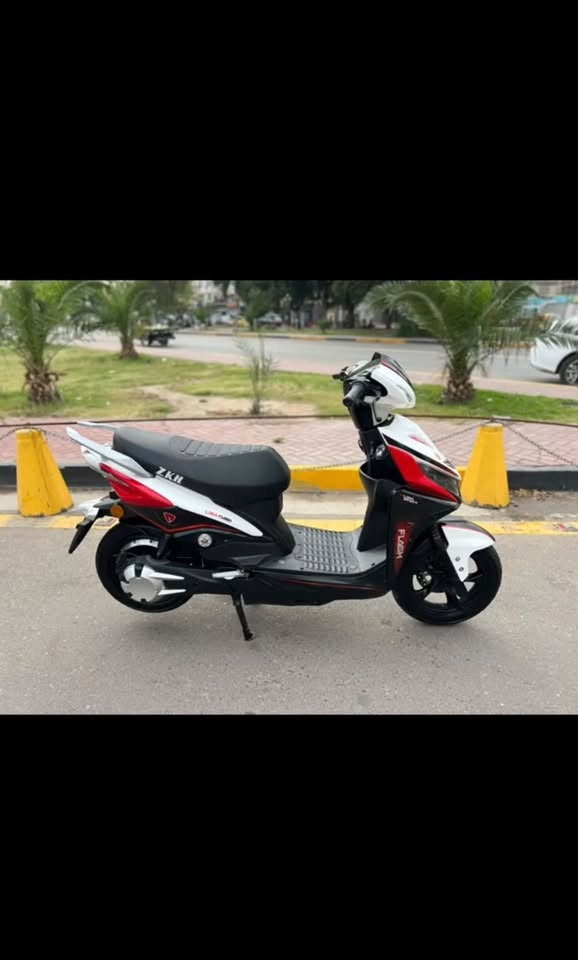 مساء الخير عيني ✨
عندي دراجه سبورت ماكس. اريد ابيعها سعرها 
850 قفل ربع ماينزل لان امانه اخذتها ب 1200 قبل 4 اسابيع الله شاهد. بس اريد ابيعه لانو اهلي مموافقين عليها يكولون سريعه 

الدراجه زلغ واحد مابيها نظيفه كلش كلش 

رقميّ للتواصل *********** 
بس للامانه بس بيها شخط بسيطط بل جاملغ بس وروح جدي
