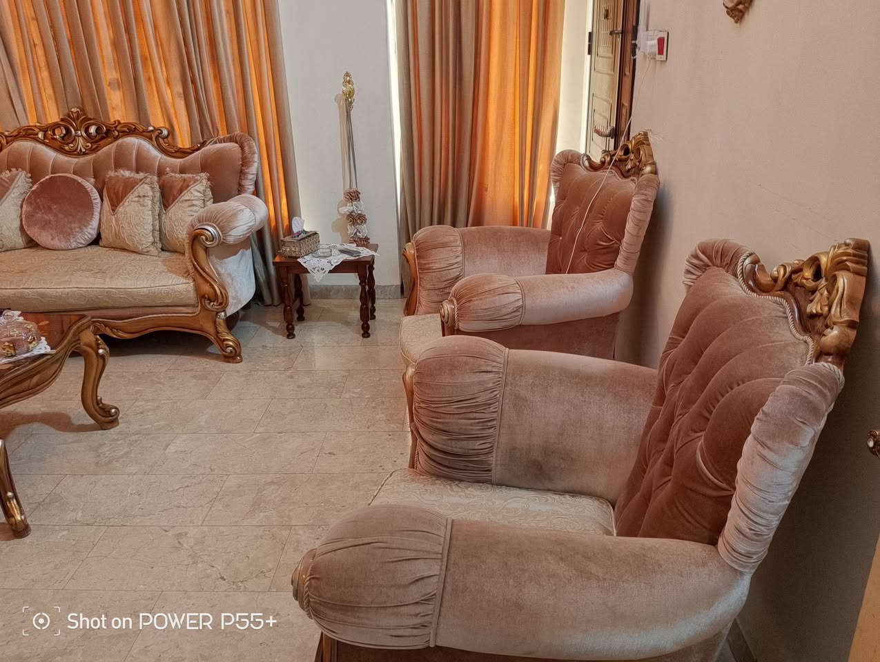 السلام عليكم عندي طخم اللبيع اخو الجديد نظيف بغداد الامين الثانيه سعر 700 هاتف ***********
