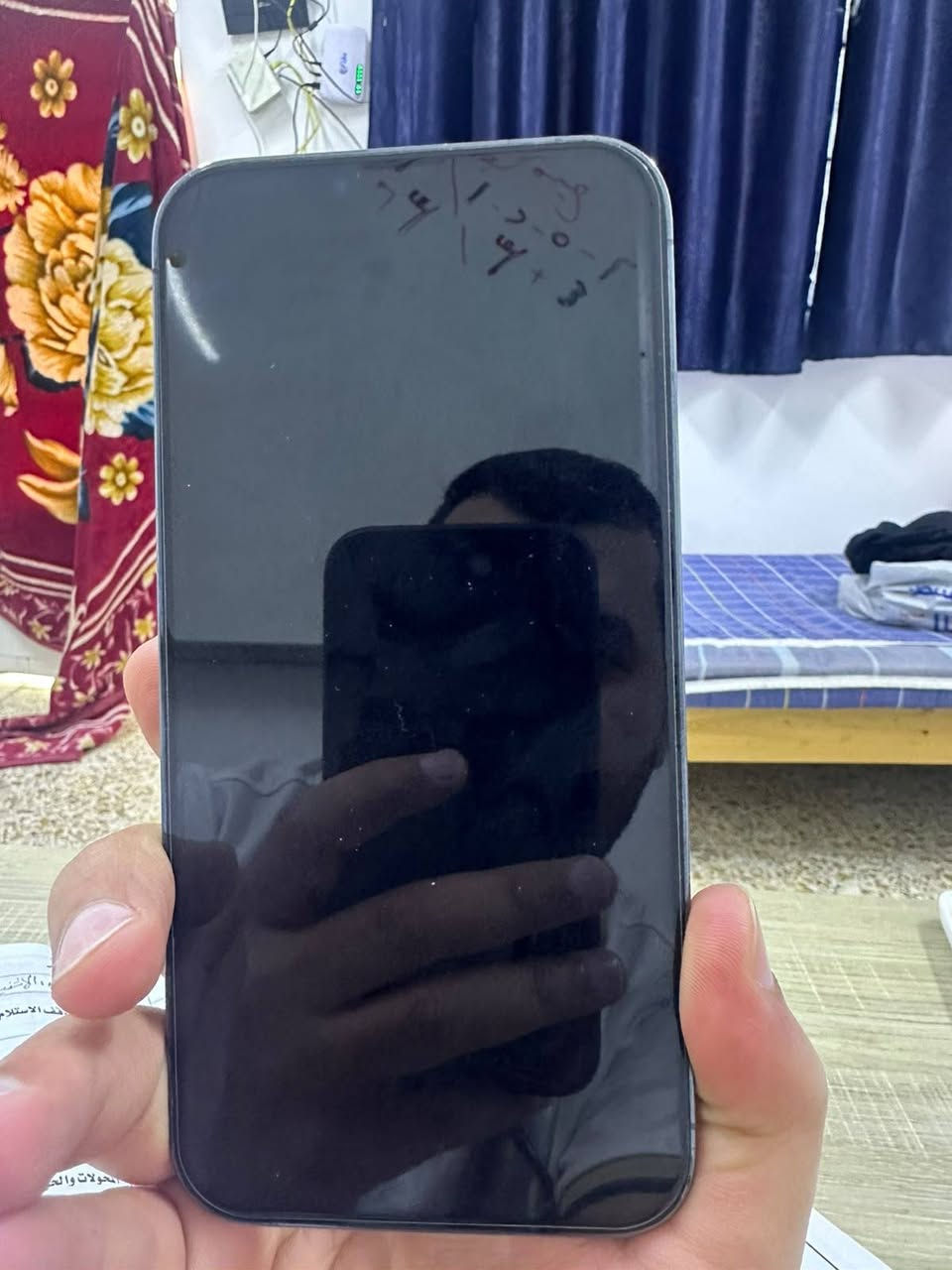 السلام عليكم ١٣ برو ماكس للبيع  ذاكره ٢٥٦ بطاريه ٧٥ جهاز وتر استخدام شخصي  نظافه جهاز ١٠٠٪السعر ٦٥٠ بي مجال بسيط مكان بغداد حي الجهاد
وات ***********

نص مكتوب في الصور:
- حالة البطارية والشحن رسالة مهمة حول البطارية حالة بطاريتك متدنية جدًا. يمكن أن يبدل أحد مزودي خدمة Apple المعتمده البطارية لاستعادة الأداء والطاقة القصويين. العثور على خيارات الخدمة... الحد الأقصى للقدرة 75% هذا قياس لقدرة البطارية مقارنة بقدرتها عندما كانت جديدة. قد تتسبب القدرة المنخفضة بتقليل ساعات الاستخدام بين عملية الشحن والأخرى. أقصى قدرة للأداء ستساعد الأنظمة المضمنة في النظام والمكونات في تخفيف آثار الأداء التي قد تلاحظها أثناء التقدم الكيميائي في عمر بطارية iPhone. شحن البطارية المحسن للحد من استنزاف عمر البطارية، يتعلم الـ iPhone من عادات الشحن اليومية، بحيث ينتظر ولا يتجاوز 80% حتى يحين موعد حاجتك إلى استخدامه.