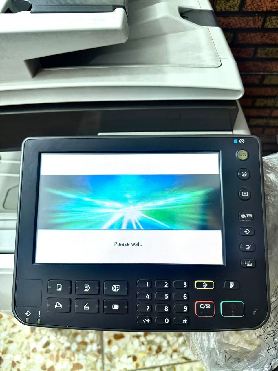 السلام عليكم
جهاز استنساخ ( ملون  + عادي   )  نوع Ricoh Aficio MP C300 دوبلكس ربط حاسبة اكثر من 25 نسخة بالدقيقة حبر باودر شغالة 

 

 ***********
