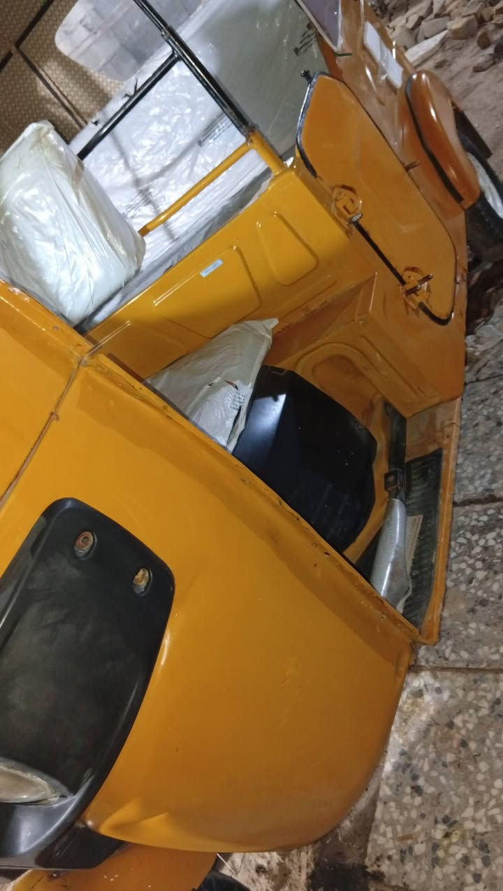 سلام عليكم تكتك للبيع 21 اوراق وكيلها ابو المجر اتصل وتدلل***********
