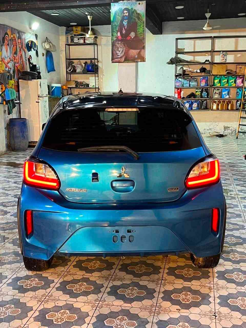 ميراج 2023 حره باسمي بدون رقم تترقم أي محافظة كفاله فقط طخة بالباب خفيفه من امريكا
السعر 90 ورقه بدون رقم 
السعر 102 مرقم أي محافظه عادي
*********** العنوان ميسان

