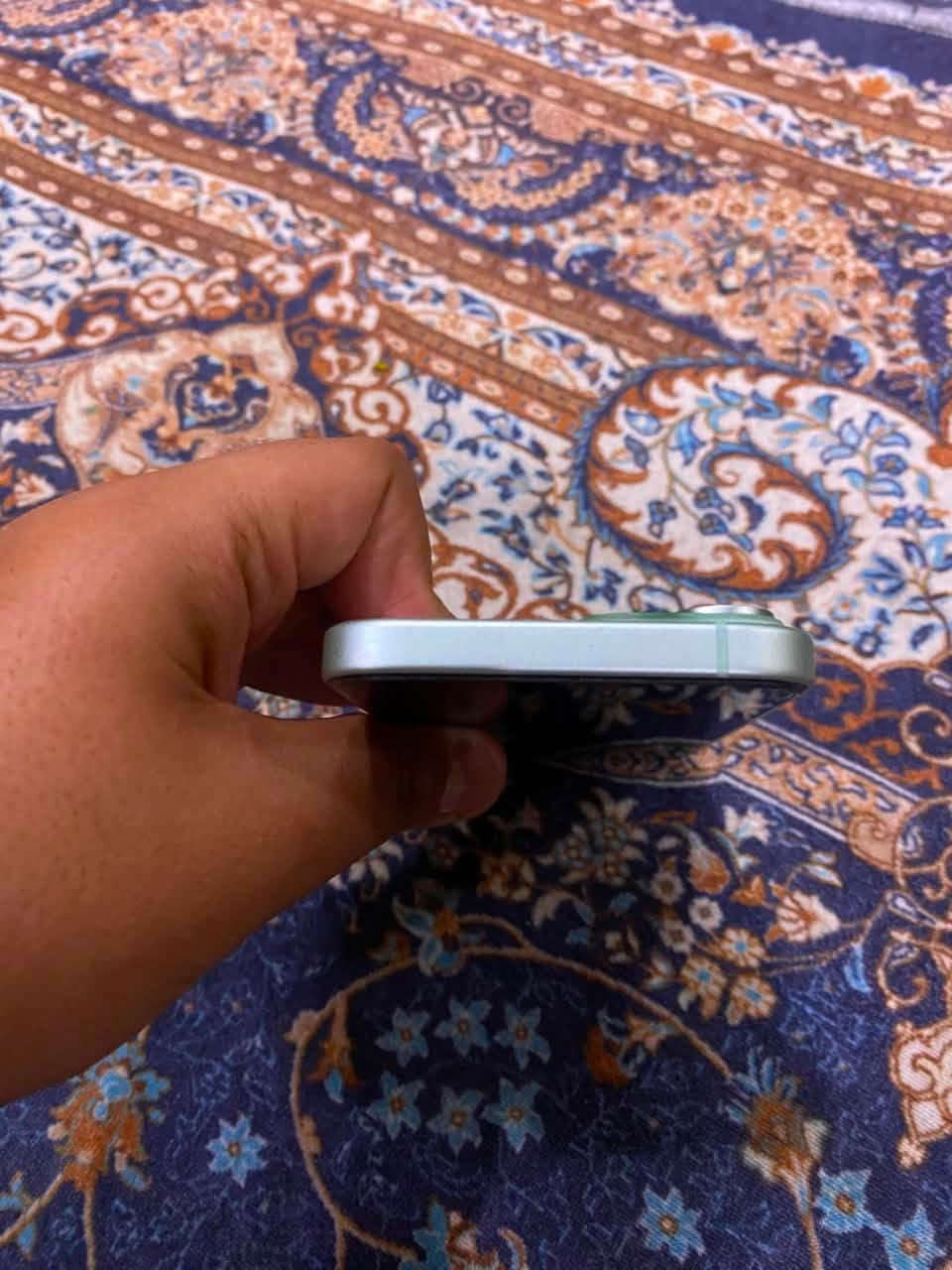 السلام عليكم اعزائي ايفون ١٥ عادي كامرتين ذاكره ١٢٨ بطاريه 86 بلاد وشوفت عينك الجهاز نضيف كلشي ما بي الجهاد خذيته ذاك السبوع اعتقد الخميس خذيته ب 700 والجهاز نضيف حيل شخطة ما بي الهاز رايده ب ٦٧٥ ربع ينطح ربع الله شاهد ما بي مجال و ملحقاته كلهن ويا المكان بصره قبله رقم ***********
