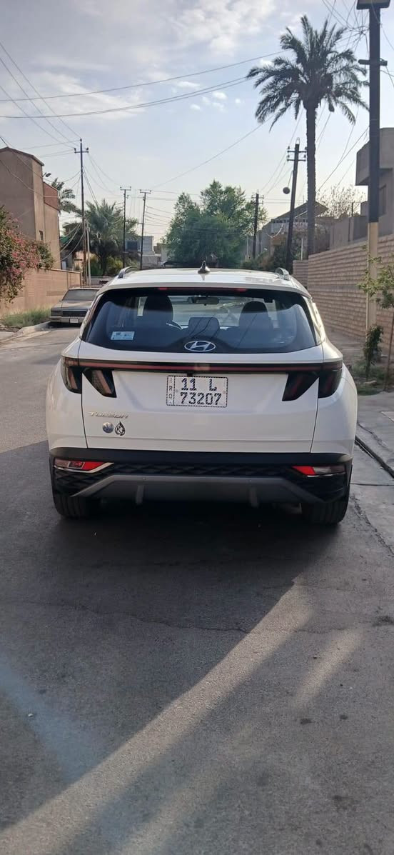 السلام عليكم للبيع توسان٢٠٢٤ خليجي فول موصفات١/١ بانوراما بصمه كراسي٢ كهرباء تبريد قطعتين اشارت ترحيب تبريد دوار مكينه٢٠٠٠ دوش  وبعد بيه هواي مواصفات السباره مكفوله من الصبغ وتبديل ولحادث بيه فقط بارد كلش قليل كير مكينه تبريد حداديه كهرباء كله مكفوله وعلى الشركه ماشيه٥٢ الف السعر١٩٥ وماكو هيج سعر سياره فول  للستفسار*********** بغداد الطالبيه

