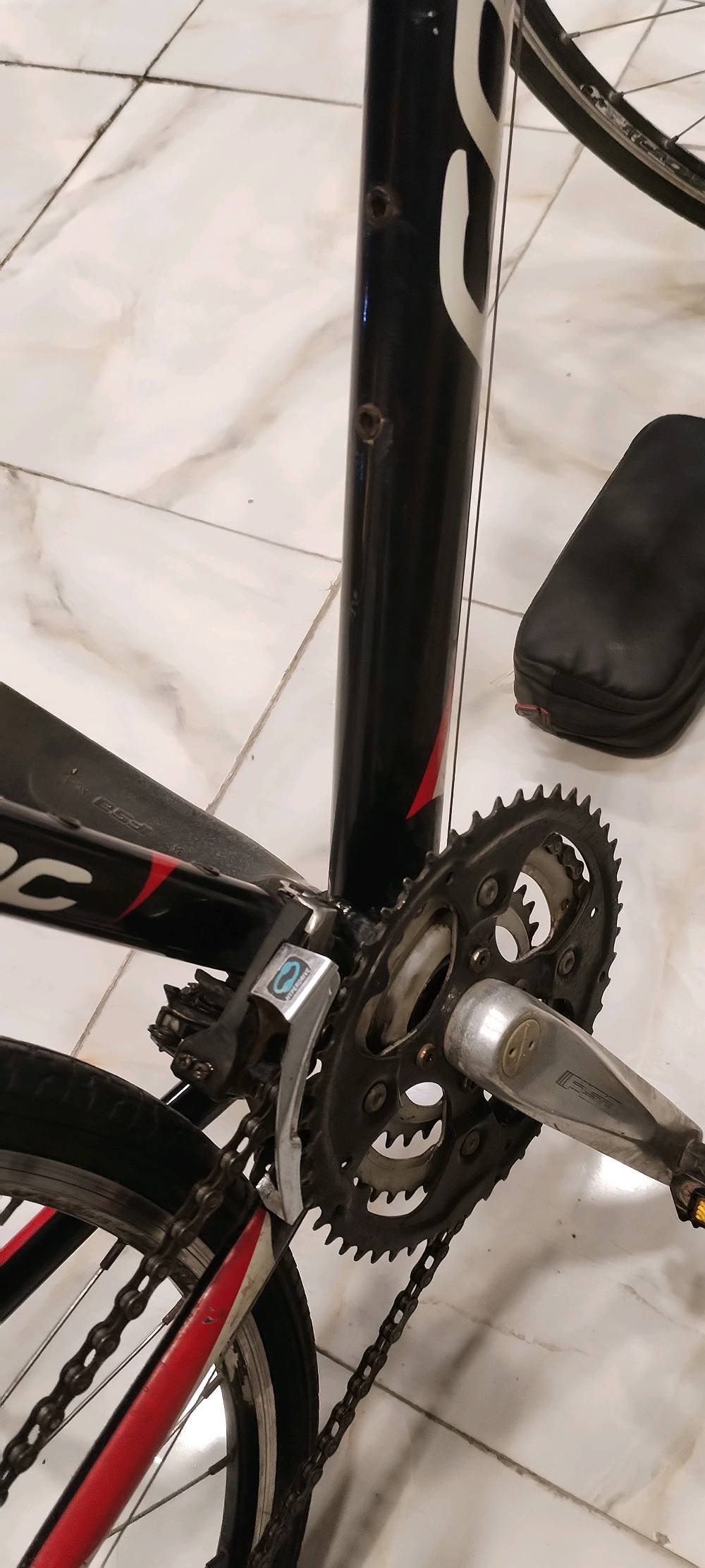 🚴‍♂️ للبيع Corratec C700 🇩🇪

الماركة: Corratec
السستم: Shimano Alivio 3×8
الحجم: 28
قياس الفريم: M – Medium
المادة: فول ألمنيوم
النظافة : 90% توجد فعصة بالهيكل

💰 السعر: 190 ألف وبيها مجال حك الجية

📍 بغداد – حي القاهرة، قرب جوازات صليخ
📞 ***********