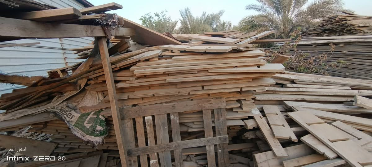 سلام عليكم عندي بلوك للبيع يشتغل تحشاء بلوك درجه اولى سعر طن 275 الف العنوان بغداد معامل الحسينيه رقمي ***********
