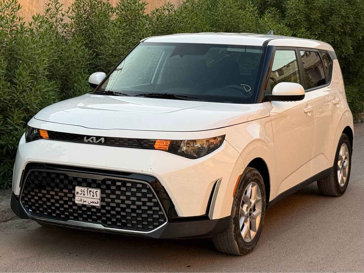 السلام عليكم 
للبيع كيا صول 2024 دخول جديد حرة بإسمي ماشية 36
حادث السيارة جاملغ امامي يمين نفسه مصلح ومصبوغ وصبغ قليل بالدور مال الباب الخلفي موضح بالصورة بسيط جدا السيارة بدون تبديل كلها ليبل واحد بدون دواخل شاصي لغد راديترات تبريد الشركة حتى لايتات الشركة كله بلاد ومكفول ايرباك ستيرن وبردة مكان السيارة الحلة السعر 135
*********** حلة, بابل
