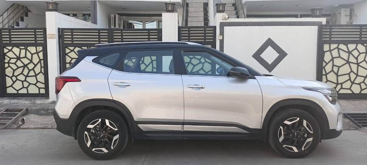 Kia siltos 2024 
ماشي 35000km
فول مواصفات
باسمنه بيها بطاقة بنزين 
كلين مبيها اي ضرر 
سعر 175$ 
***********
مكان السيارة كركوك كركوك, العراق
