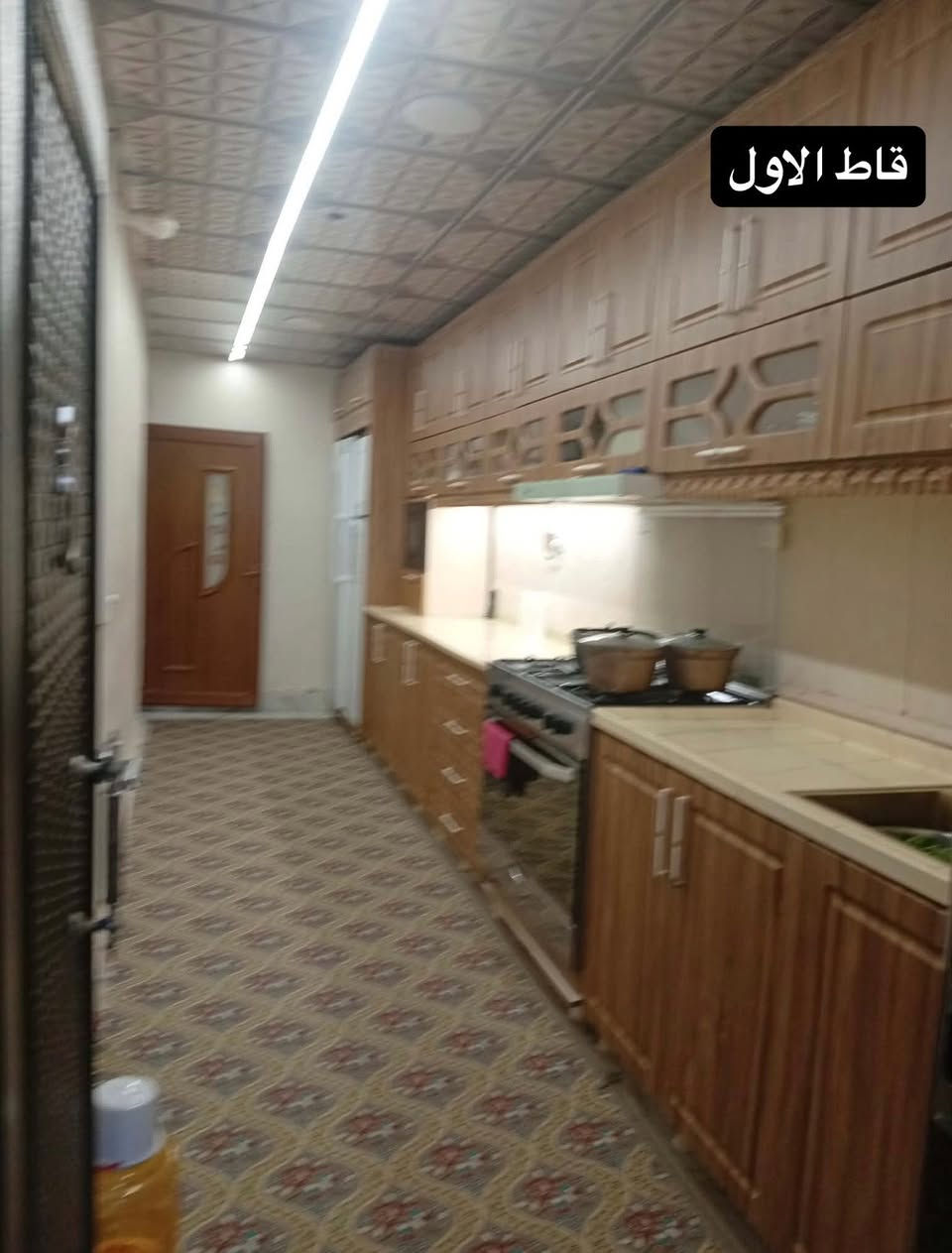 🏠 للبيع بيت قاطين  + مشتمل بمواصفات مميزة اركوازي كيعان وريا

🏠 المساحة: 150 متر
💧 يحتوي على بئر ارتوازي
🏡 مكون من بيت قاطين + مشتمل مستقل

🔹 تفاصيل القاط الأول:

* غرفة نوم (4×5)
* استقبال (4×5)
* هول داخلي (4×8)
* مطبخ (2.5×6)
* مجمع صحيات

🔹 تفاصيل القاط الثاني (معزول - درج خارجي):

* تشطيب مغربي كامل
* غرفة (4×5)
* هول (4×6)
* مطبخ (3×4)
* صحيات

🔹 المشتمل (مفصول تماماً):

* غرفة نوم (4×4)
* هول (4×6)
* مطبخ (3×4)
* صحيات

💰 السعر: 85 مليون دينار
⚡ قابل للتفاوض (بيها مجال)

📞 للتواصل: ***********
