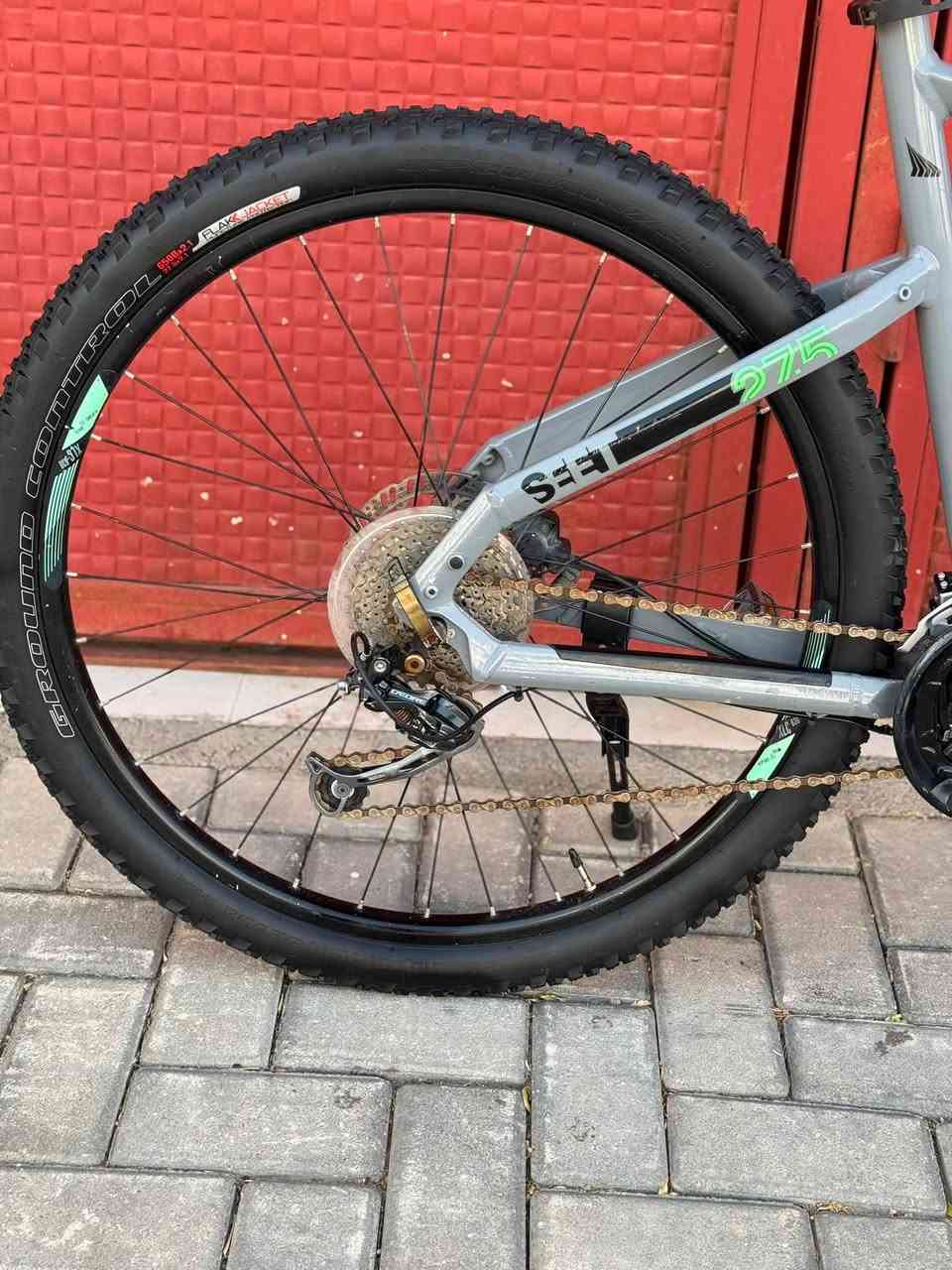 بايسكل / الماني🇩🇪

ماركة / haibike

اورجينال

المنيوم 

قياس/ ٢٩ 

فريم / Large

بريكات هايدروليك 
‏shimano tektro

ماشة دبل 
ماركة / srsuntoure

٣ * ٩ كير
Shimano acera

مكينة خلفي 
Shimano deore

داخل بايدر / براكيت بوش 
Shimano

ديسك / shimano tektro

سعر / ٣٥٠$

***********

📍مكان/ سليمانية :- بكرجو جديد - قريب جامع احسان

توصيل موجود لي كل محافظات 🚕
