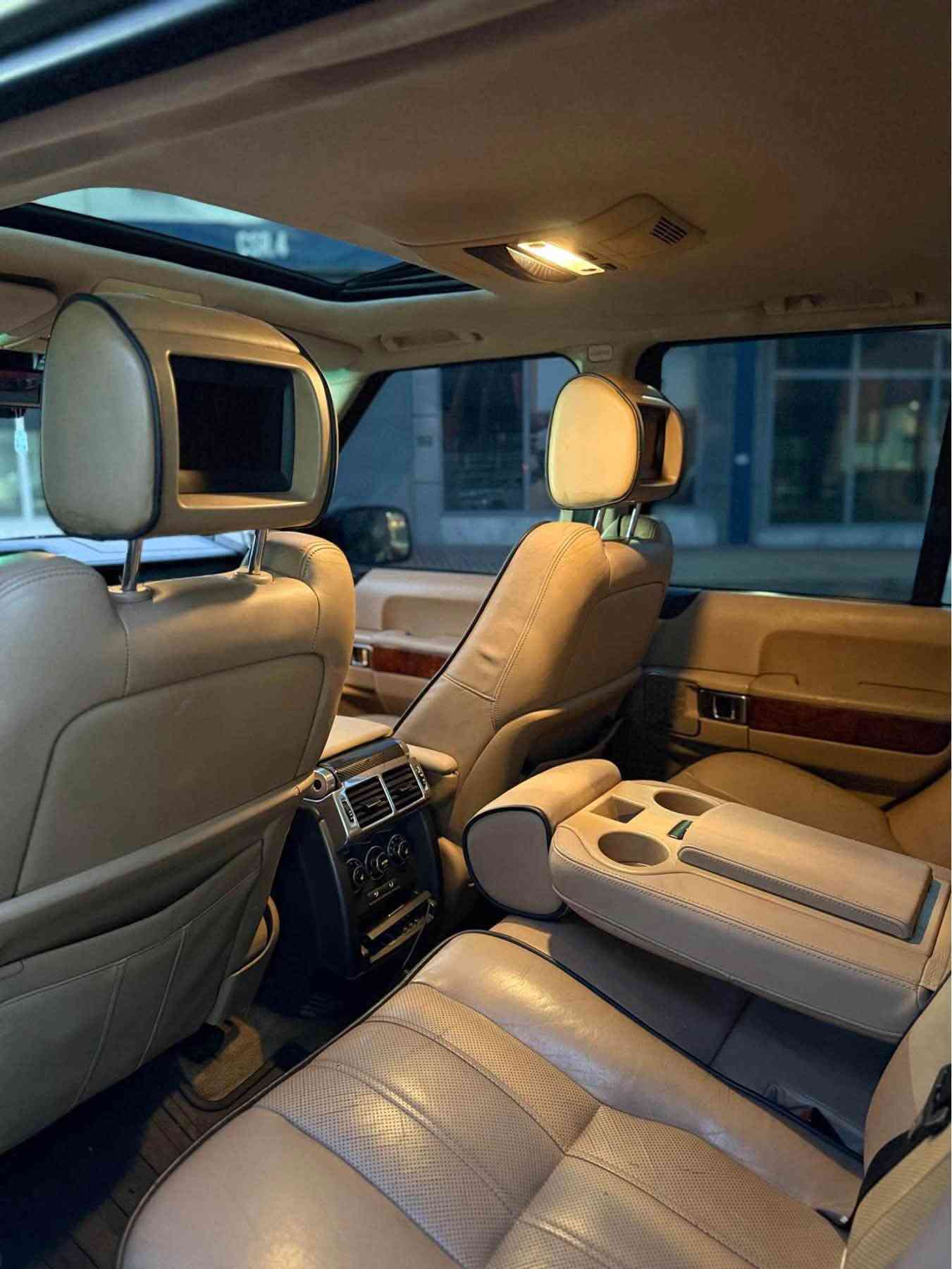 للبيع او مراوس ب جيب رانگلر
رانج روفر ROVER - VOGUE -  2010

اللون :- ذهبي

المحرك :- V8  سوبر جارج 

العداد :- 211.000KM الف حقيقي 

المواصفات فول فول 

:- بصمة 

:- سلايد 

:- 5 كامرات  

:- رادار جانبي 

:- جكات  

:- مري شفط كهربائي  

:- فور ويل 4✖️4 ( دبل اكسل ) 

:- ستيرن تدفئة 

:- كشنات جلد كريمي  

:- الكشنات تدفئه و تبريد

:- لايتات زينون 

:- حساسات

:- سماعات HARMAN/KARDON 

وبعد بيها المواصفات المعروفة 

السيارة جاهزة وبشرط الكير والمحرك والحدادية والكهربائيات 

رقم اربيل تحويل بشرط 

مكان السيارة :- صلاح الدين - الشرقاط 

🚩 السياره بيها قطعتين كلير جهة السايق 

وجاملغ خلفي نص معجون 🚩

السعر : 145$  بيها مجال بسيط🚩 

للاستفسار اتصل :-   ***********
