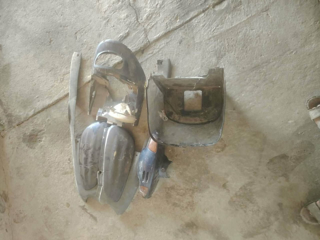 السلام عليكم ماطور بزون شرط شلعه ومعدل السعر 150 وبيها مجال للشراي 
ماطور نضيف من ناحية المكينه ماتصرف عليه ربع *********** رقم صاحبها 
ملاحظه (مكلف بل نشر)
