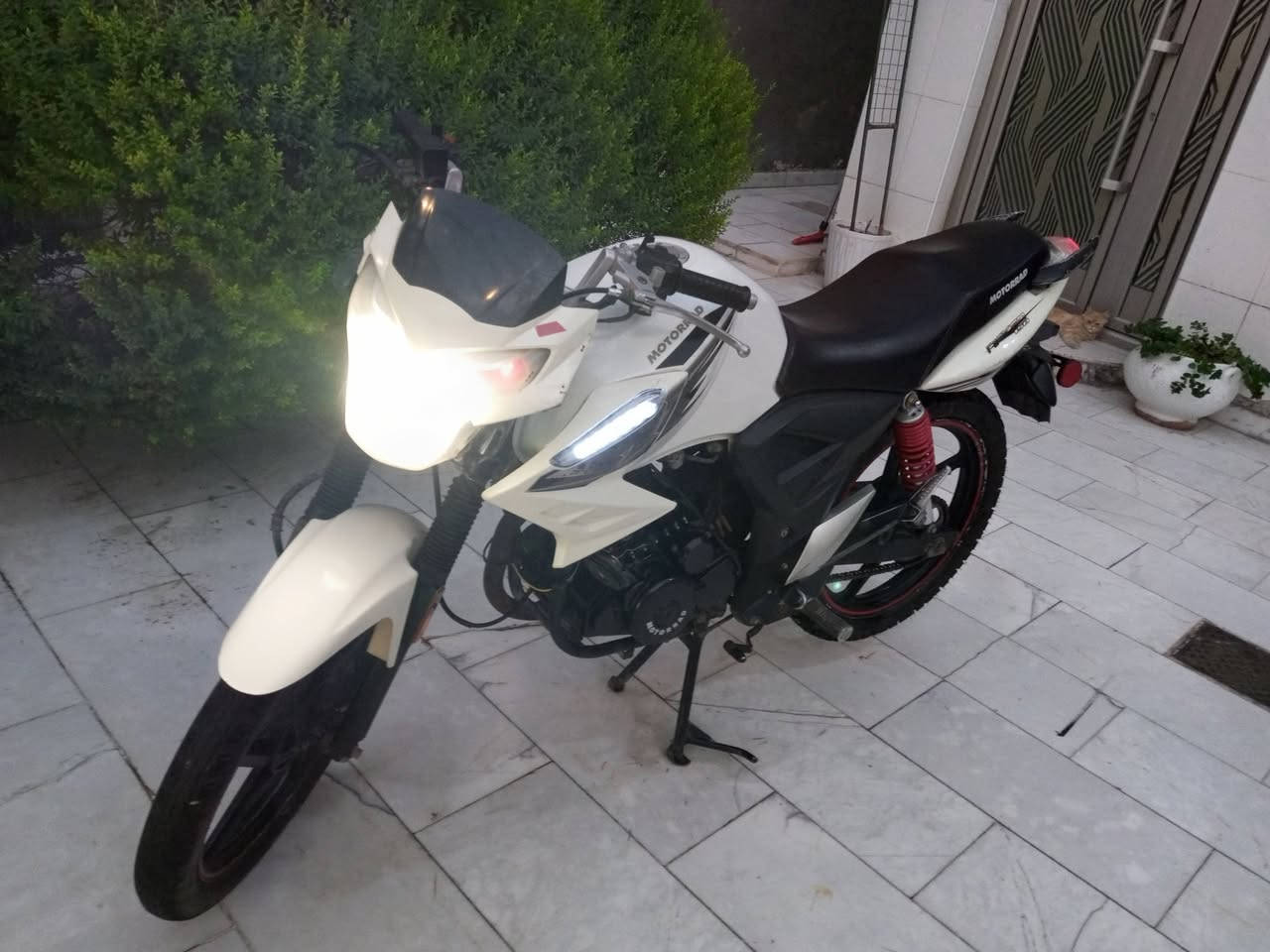 ار كي 200cc موديل 23 مكفولة من كلشي اوراق اصولية بمليون و 100 والشراي مااوكف وياه على سعر للتواصل واتساب ***********
