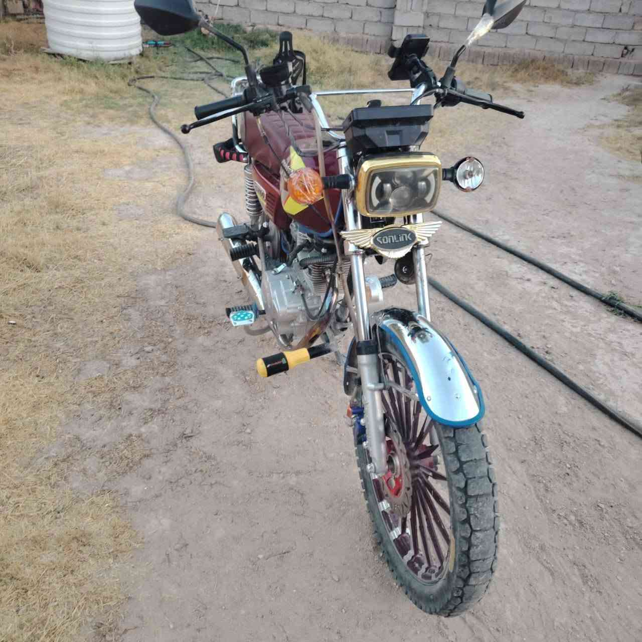 سلام عليكم
دراجه ايراني سيفان 5كير موديل 24محرك 200cc اوراقها كامله كهربائيات شغاله نكره سلف بيها خيط بخار وشاشه عطلانا سعر 650 مكان الحصوه ***********
