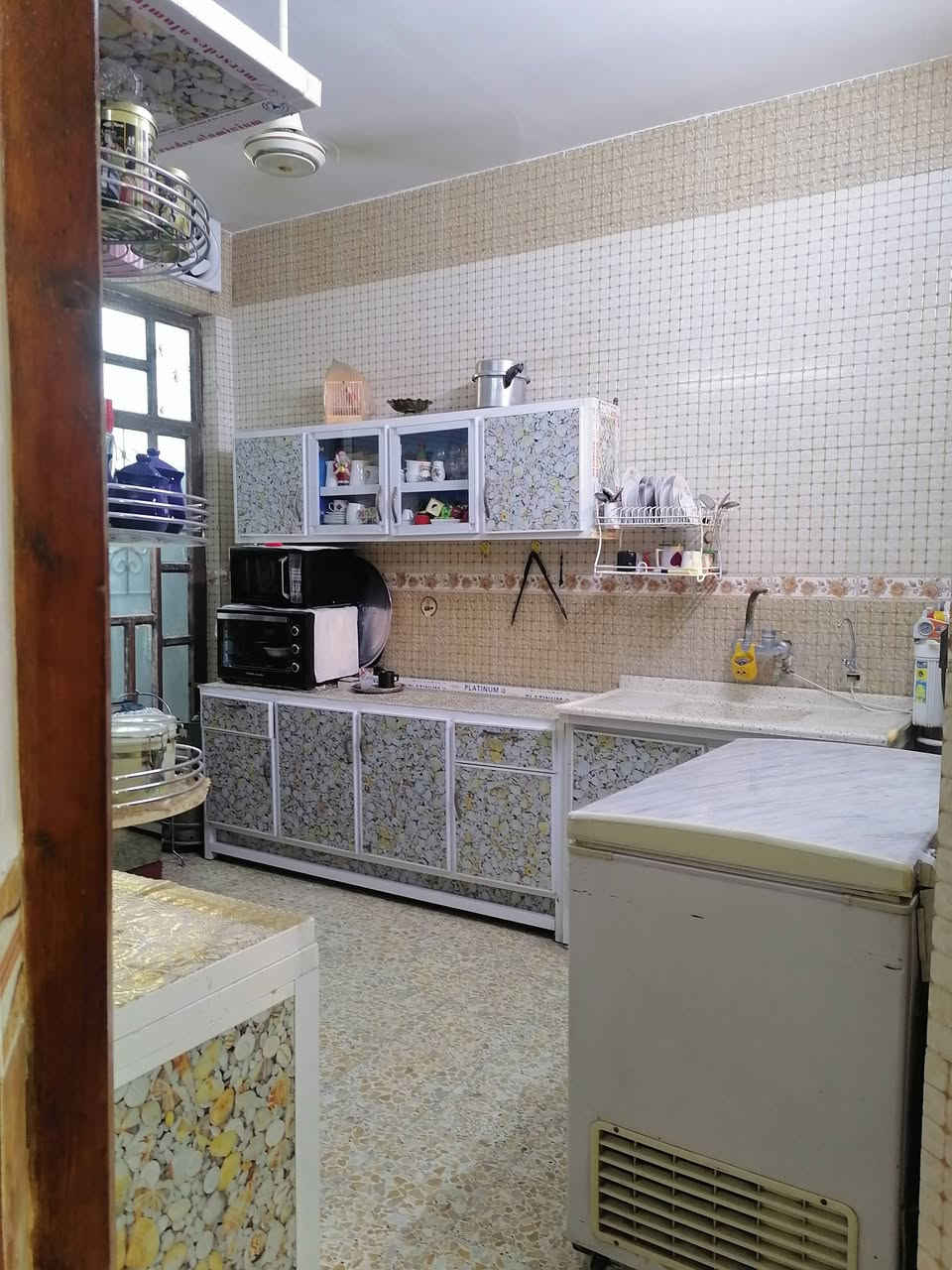 بيت للبيع 150 متر 6 * 25 طابو ملك صرف بناء حديث على الشارع مباشره (شارع الطيار التجاري) طابوق جمهوري
بيت للبيع 150 متر 6 * 25 طابو ملك صرف بناء حديث على الشارع مباشره (شارع الطيار التجاري) طابوق جمهوري
يحتوي على
 محل مساحته 3 * 5
طرمه 3 * 5
غرفة استقبال 5 * 5
صاله 3 * 6
حولي
مطبخ 4 * 4 
غرفة منام 4 * 5 
حمام 2.5 * 3
ويحتوي على منورين
وتوجد صاله في الطابق الثاني
⚫بغداد سبع البور ( ناحية الجوادين) تبعد عن بوابة الكاظميه 16 كم.
للاستفسار على الرقم ( *********** ).
