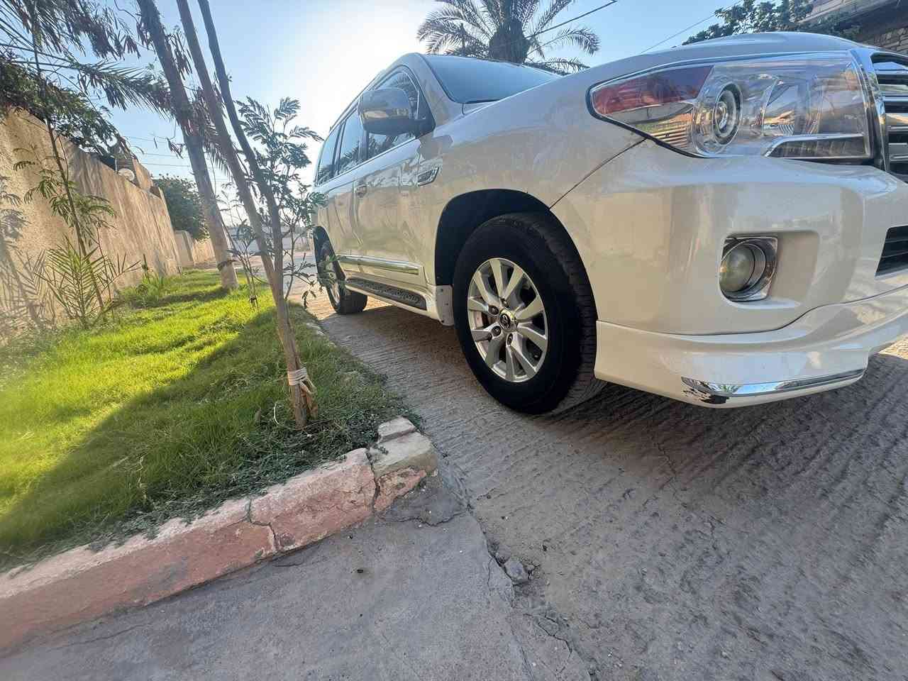 مكلفه بالنشر ترهم مراوس 
السلام عليك لاندكروز 2008 سته سلندر بيه مكانات صبغ مكفوله من الحادث للبيع او مراوس باقل السعر 220 وبيه مجال تفاصيل *********** @

نص مكتوب في الصور:
- @muhammad.sahib20