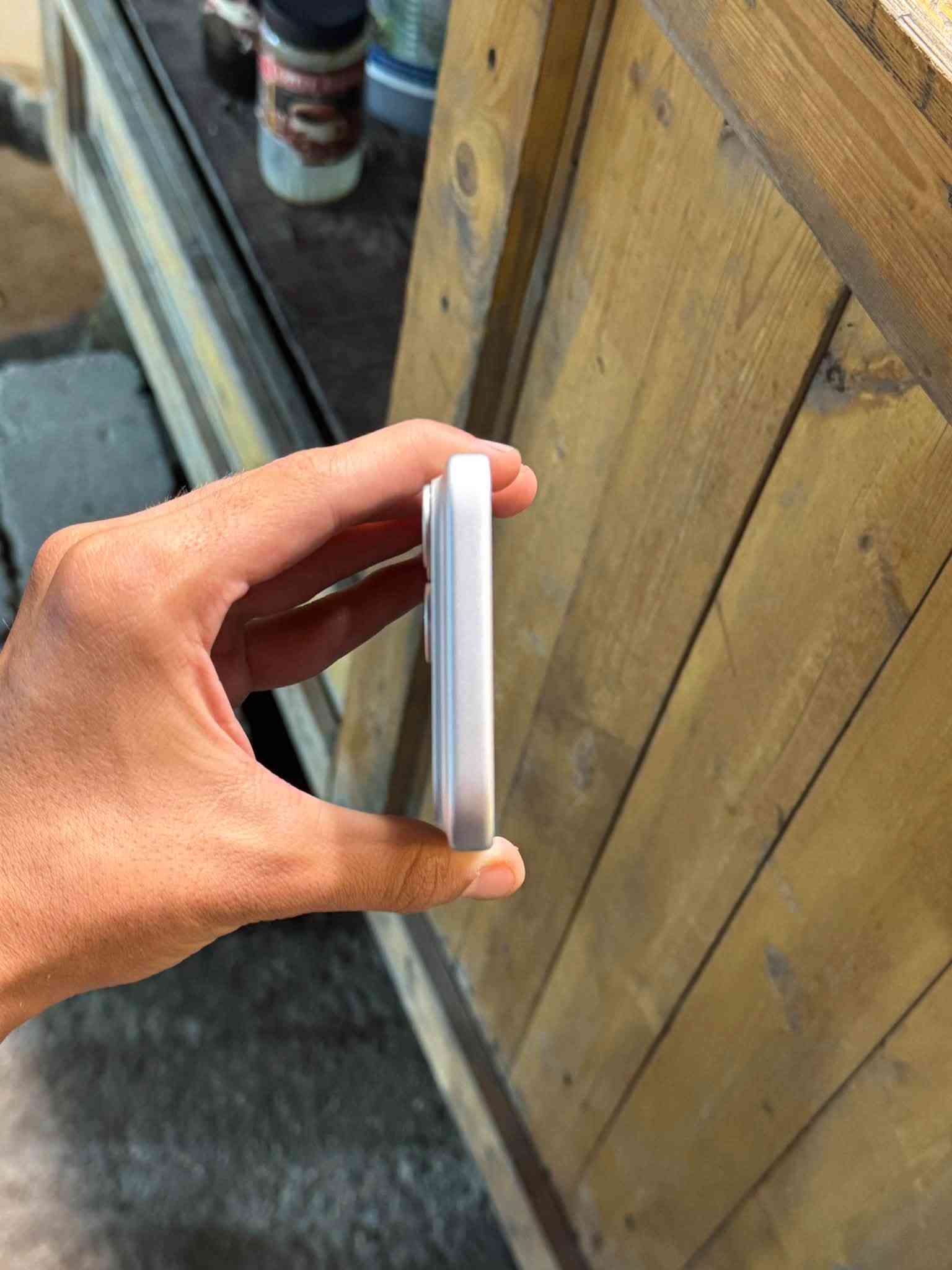 17 Pro Max 
256GB
95%
كامل ملحقات 
1,700,000
***********
***********
الحلة ومتوفر توصيل .
