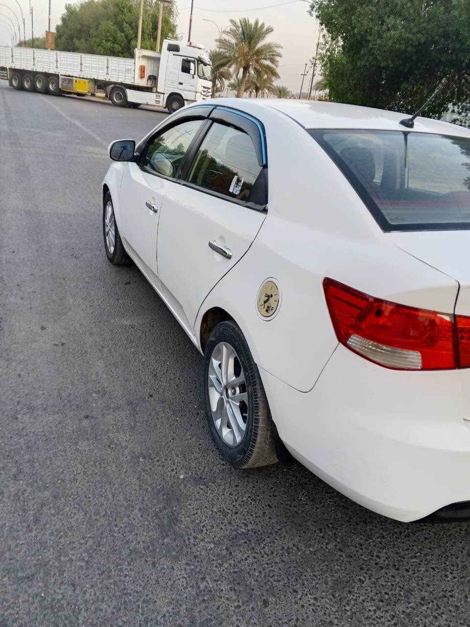 للبيع *********** السعر 73 سيراتو موديل 2012خليجي محرك 1600 دوش بيها صبغ قطعتين رقم أربيل سنويه نافذة وكاله عامه باسمي السياره حلوه وجاهزة كير ومحرك حداديه السعر 73 مكان السياره كربلاء المقدسة كربلاء, العراق
