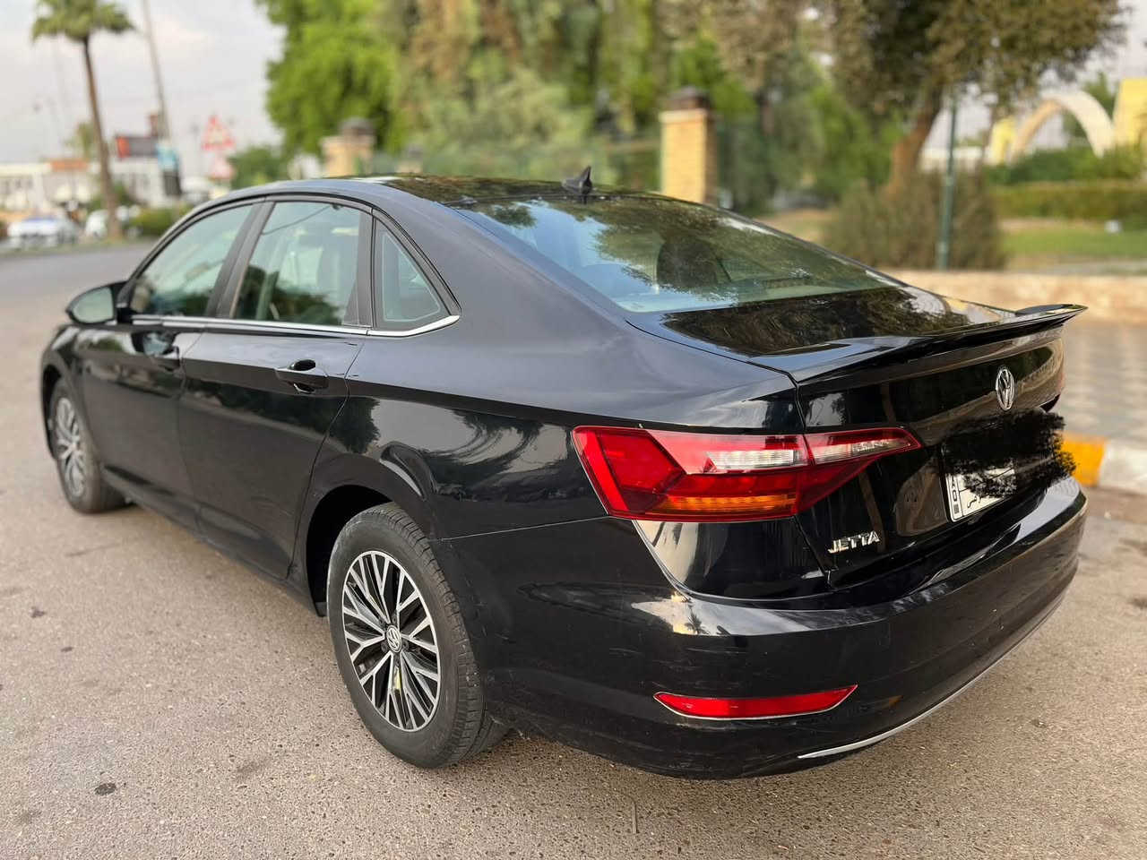 السلام عليكم 🌹
على بركة الله للبيع:   *********** (( للاتصال)) 

🚙 فولكس واكن (جيتا)

✨ لون اسود 

📍 رقم بغداد 

📊 ماشية 87 ميل

🛡️ اربع قطع صبغ بدون لغد وشاصي

🔥 مواصفات gli فول 

💎 سيارة نظيفة محرك صدر تبريد 🥶

محرك 1400 تيربو السعر 10,300 الف دولار   (دفتر وثلاث أوراق ) وبيها مجال

نص مكتوب في الصور:
- HUSSEIN حسين ابوالشواصي خدوش ورصعات فى اماكن متفرقة من السيارة تصليح كتف جاملو امامى أيسر تصليح داخل باب السائق نصوح من أسفل السيارة دبل كوت بارد صبغ خدوش ورصعات تبديل