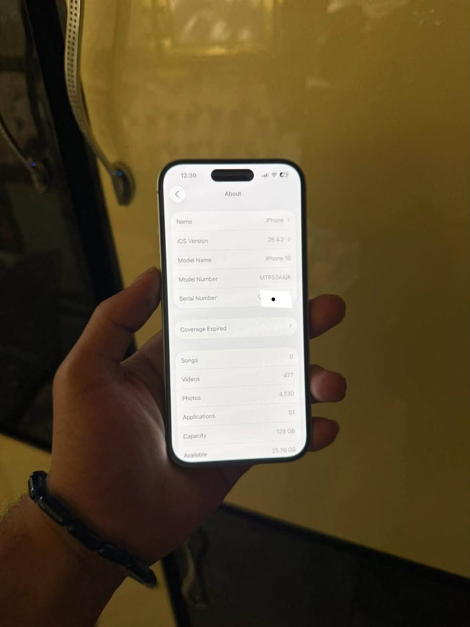 ايفون ١٥ عادي ذ١٢٨ بطاريه ٨٣ جديد الجهاز مكفول بس مبدل ضهر من ماستر ستور اصليه شرط سعر ٦٢٥ الف او للمراوس بايفون ١٥ برو ماكس او ١٦ برو ماكس مع الفرق
مكاني الحريه ساحه عدن
***********

نص مكتوب في الصور:
- 12:30 About Name iPhone iOS Version 26.4.2 Model Name iPhone 15 Model Number MTP53AA/A Serial Number Coverage Expired Songs 0 Videos 477 Photos 4,530 Applications 51 Capacity 128 GB Available 25.76 GB