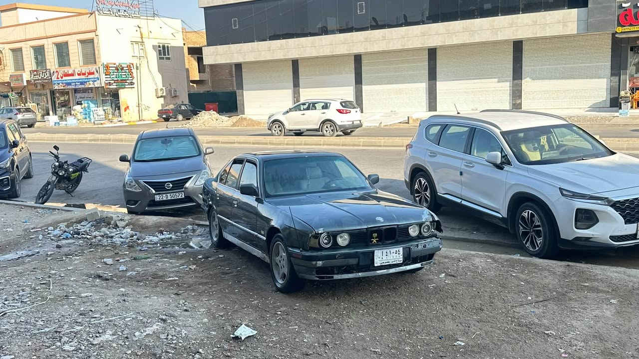 بي ام 525 اصل 
محرك 520 
كير محرك خير من الله بدون نقوصات 
السياره يرادلها ترتيب شكل الخارجي 
موديل1991
شرط التحويل مطلوبه ٥ اوراق تنزل من سعرها 
سعرها ٣١ و مع ال٥ اوراق صافي ٢٦ 
مكاني تكريت القادسية 
***********
