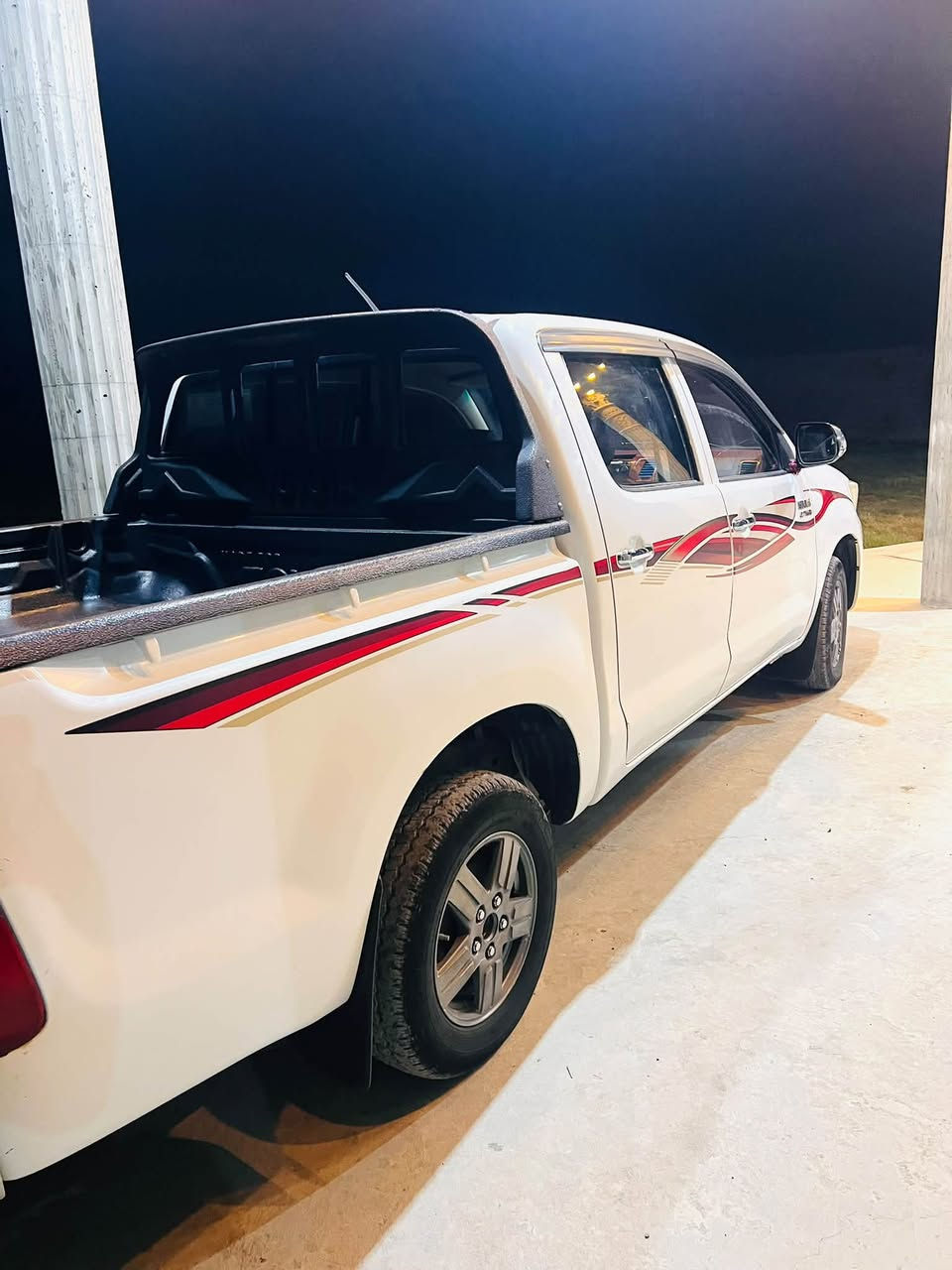 هايلكس • ٢٠١٤ • الزبيديه