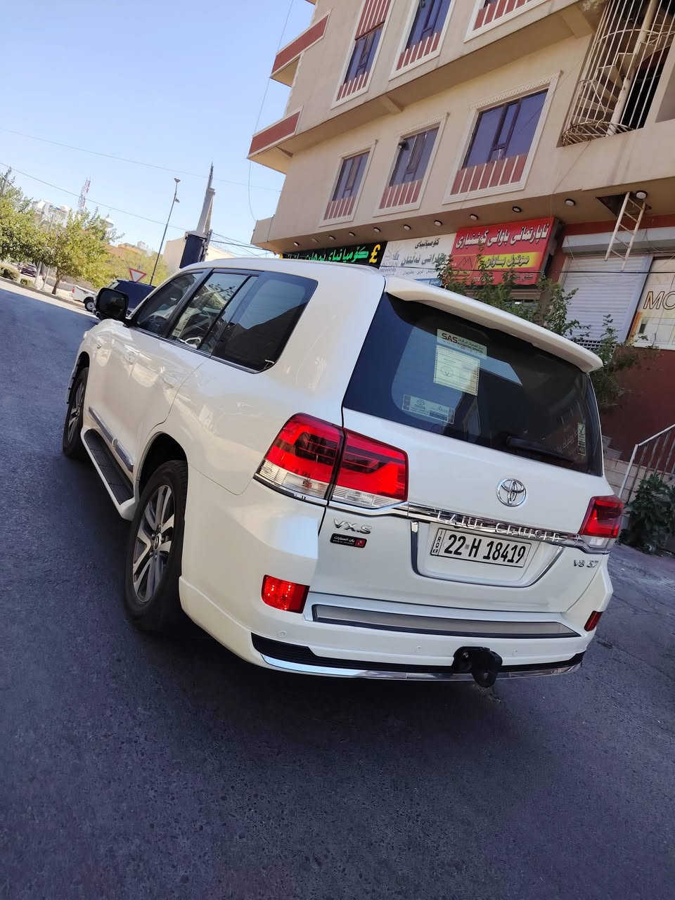 سلام عليكم
لاندكروز 2016 فول VXS 

خليجي لون ابيض

محرك 8 سلندر 5700 

ماشية 145 الف كم حقيقي 

السيارة كلش جديدة ونضيفة كفالة عامة عدا بارد بالجاملغ الخلفي شي كلش بسيط مذكور بالسونار 

مواصفات لكزز VXS فول 1/1 
5 كاميرات
جكات بلاد
تكييف متعدد المناطق
سماعات محيطيه
فتحة سقف
تبريد مقاعد 
داخل جلد ماروني
تشغيل بصمة ودخول ذكي
شاشة ونيفيكيشن 
شاشات خلفيه
وغيرهة ….

رقم اربيل بسمي تحويل مباشر

مكان السيارة سليمانية او اربيل

السعر  450 وبيه مجال ان شاء الله 

الجاد بالشراء يتصل هذا رقمي 

***********
