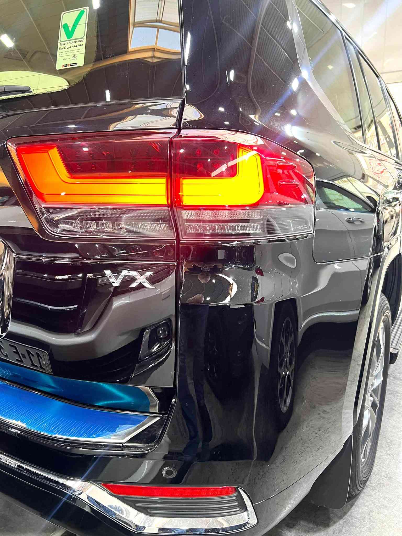 السلام عليكم
تويوتا لآندكروز 2022 VX SAS  ضمان تويوتا العراق اسود 
سلايت وبصمه وتشغيل عن بعد
شاشه كبيره وكامرا شاشات 3 وتطبيق
باب خلفي كهرباء وهاند بريك كهرباء
كشن جلد وكهرباء وتبريد كامل 
حساس امامي وخلفي ورساله ترحيب 
خمس بصمات وشاحن واير ليس وشاشات خلفيه 
سستم سماعات GBL ولايت 3 عدسات ولد  
مغلفه PPF قبل شهرين الضمان
ماشيه 58000 الف KM  
رقم بغداد تحويل مباشر   
كرسي خزن الوضع ميمري
وباقي المواصفات المعروفه 
السياره جديده مع الملحفات
السعر 65000 
***********
***********
