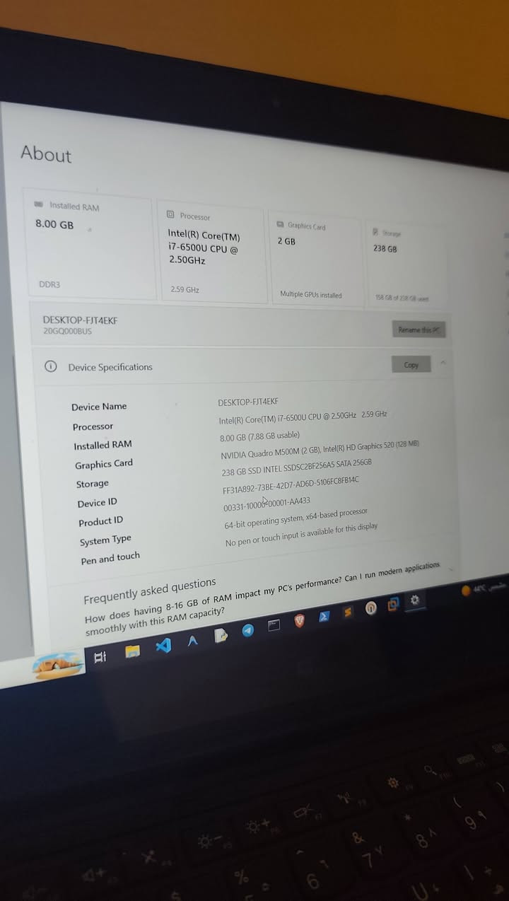 السلام عليكم
جوه السوك لاب توب  متلكه هيج مواصفات بهيج سعر

I7 جيل سادس
Ssd 256
M.2 128
RAM 8
GPU 2g (M500M)
مع الكارت الداخلي 4 كيكات
شاشه IPS 14 الوان واضحه وجميله جدا
لاب توب قلاب لمس
بطاريه جديده ماصار اسبوع من شديتها 
ضمان بطاريه ضمان  اضمنلك كل الي فوك
سعر 250 وبيها مجال بسيط جدا يشهد الله متلكه هيج سعر
علما اشتريتها قبل سنه ب 500 الف
متوفر توصيل ومكاني بغداد دوره
(***********)
للامانه بي ملاحظات بسيطه
 منافذ الusp تحتاج تعديل ورقم 3 مشلوع
