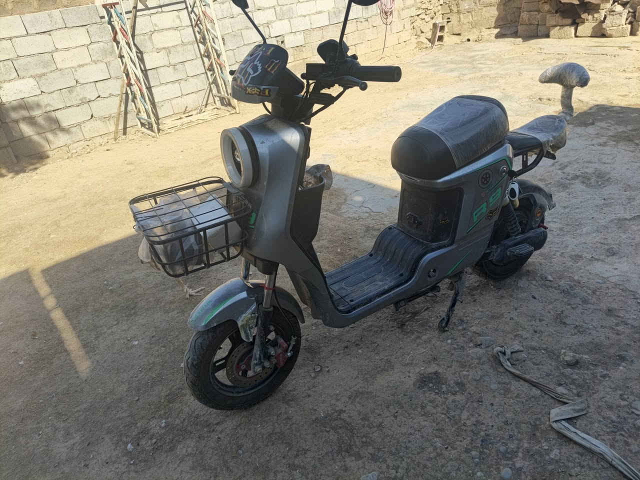 سلام عليكم للبيع درجه شحن 9 سرعه 109
ملف 1200  امبير 32  سعر 500بي مجال قليل رقم الهاتف ***********
