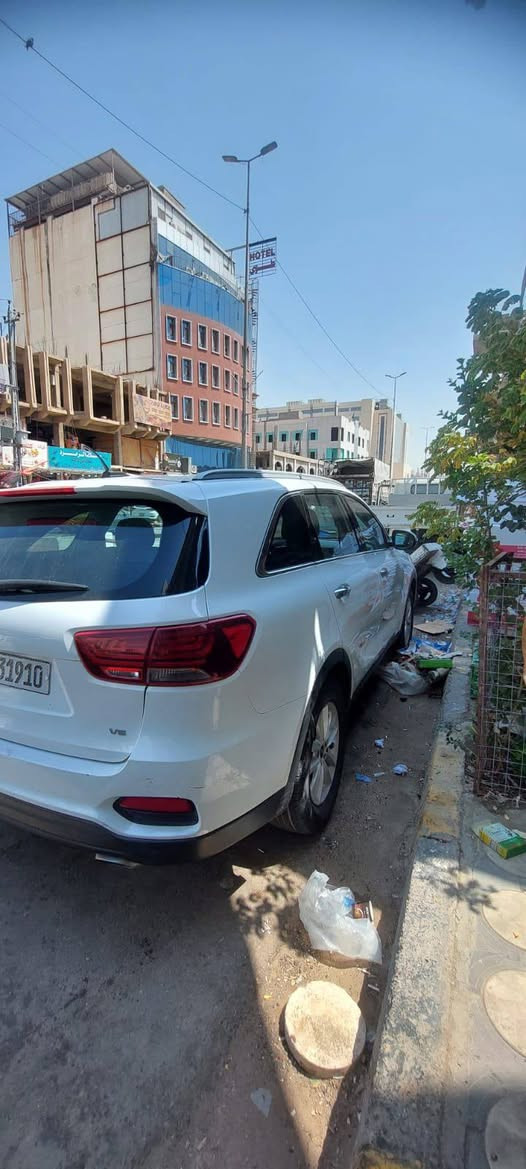 السلام عليكم 
سورنتو 2019 وارد امريكي مثل ما موضحه الصور نص فول ماشية 130ميل الضرر بنيد فقط
السعر 170وبيها مجال
العنوان النجف الاشرف 
للاتصال ***********

