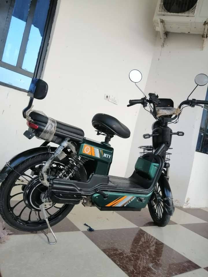 موطور شحن نوع mTy حجم 26   الموطور نظيف بس بيه بطاريه تعبانه وحده مكان صلاح الدين / بيجي/ قريه جريش 
السعر 300 وبيه مجال 
رقم ***********
