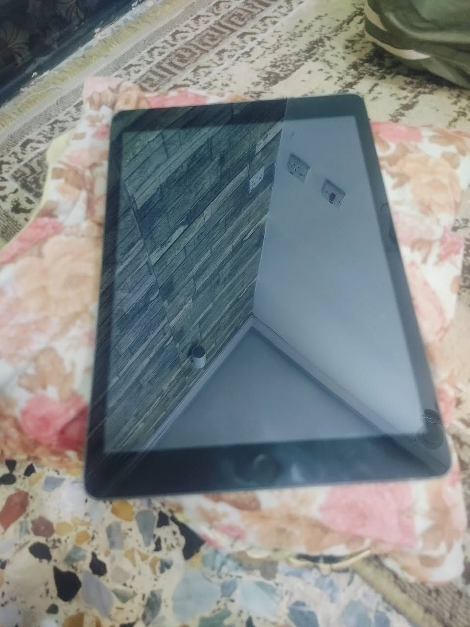 السلام عليكم ورحمة الله وبركاته ايباد للبيع السعر 400 قفل الشراي يراسل خاص او الاتصال بل رقم ***********
